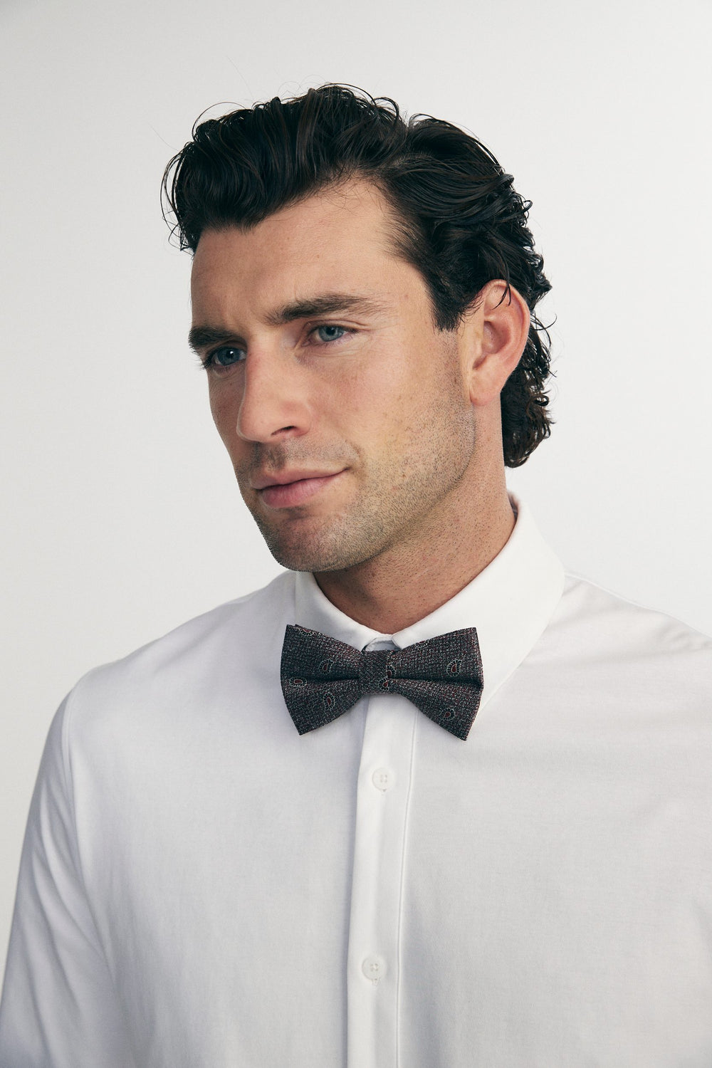 Red paisley bowtie