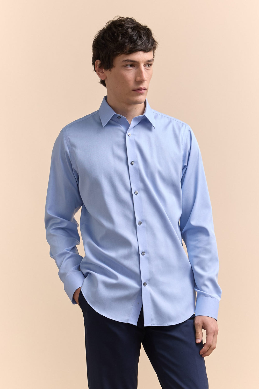 Non-iron fitted dobby shirt