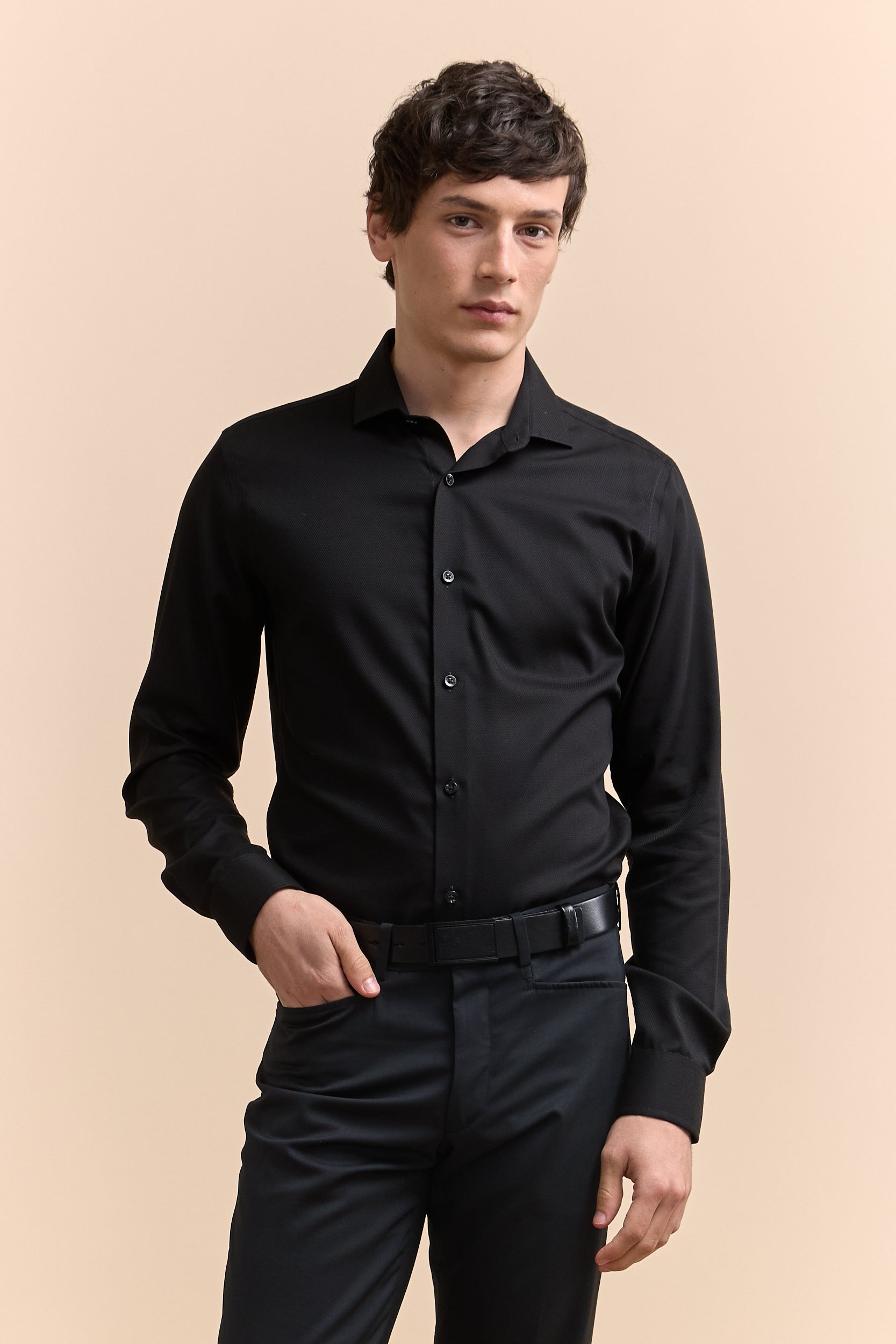 Extra-fitted non-iron textured shirt