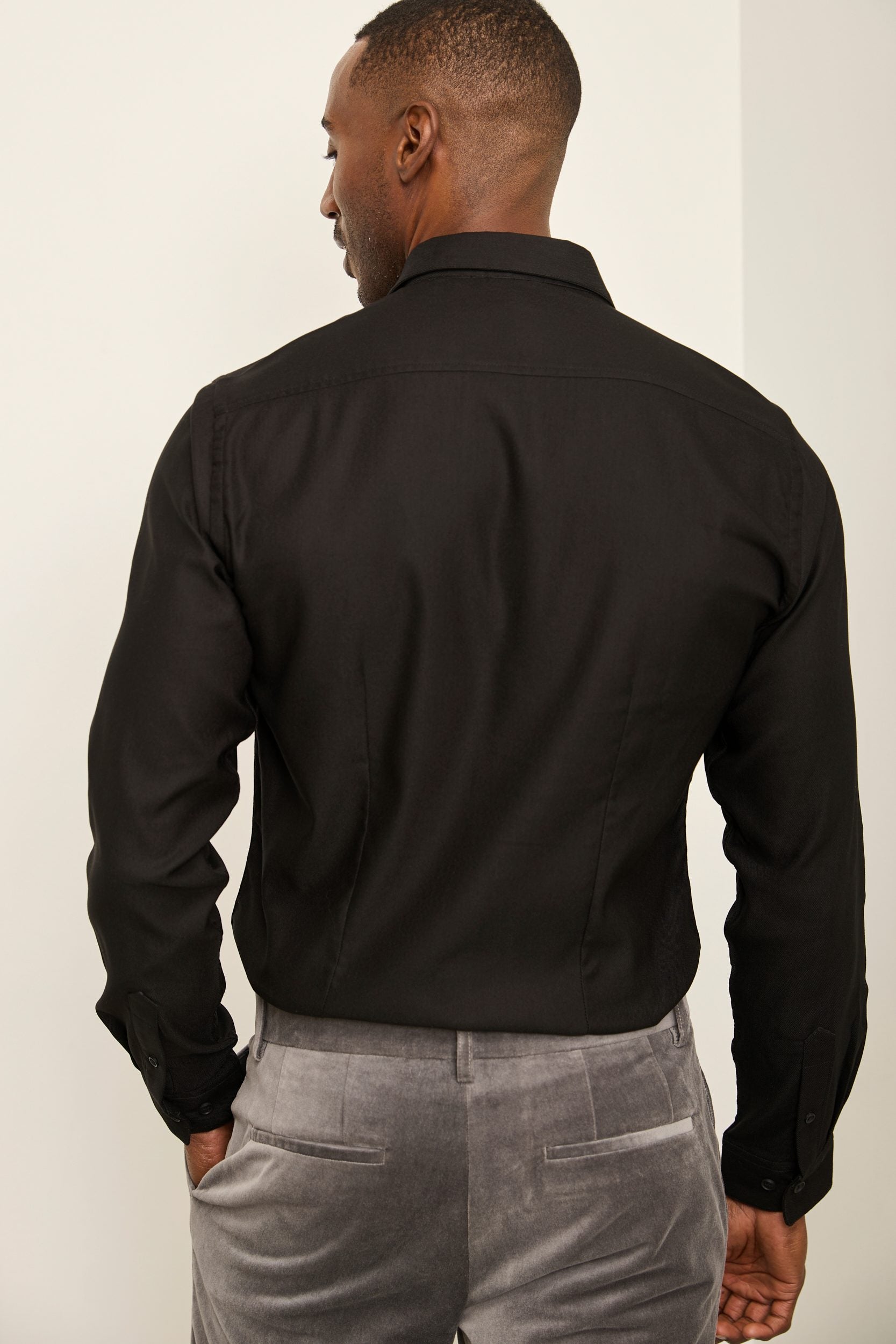 Extra-Fitted tuxedo stretch sh