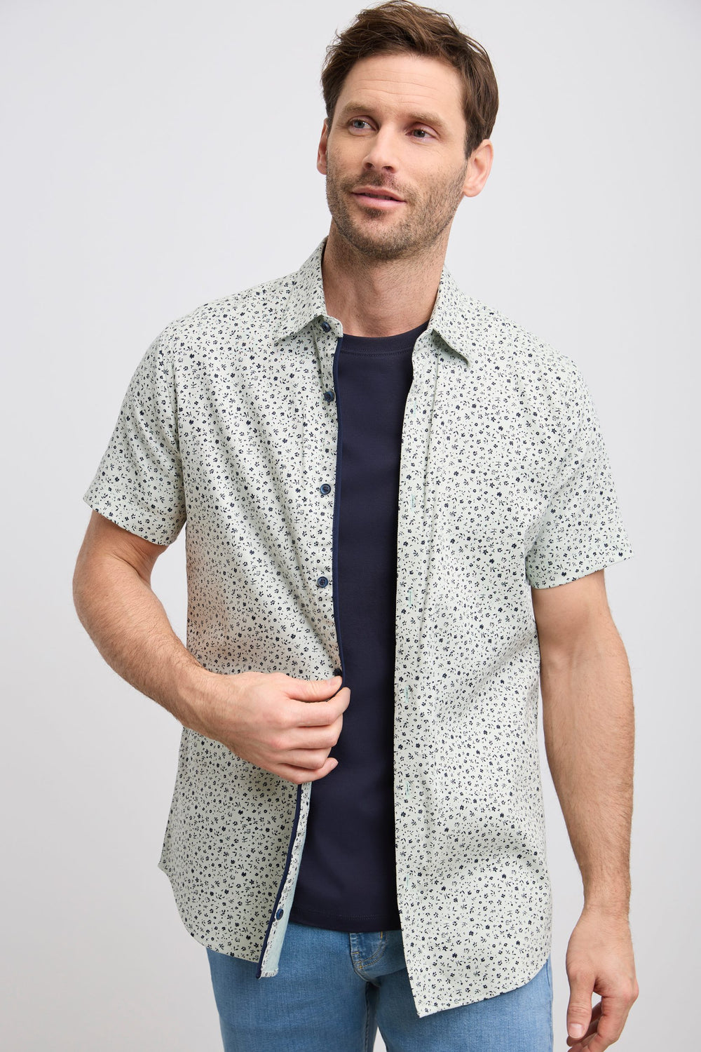Extra-fitted flower printed shirt