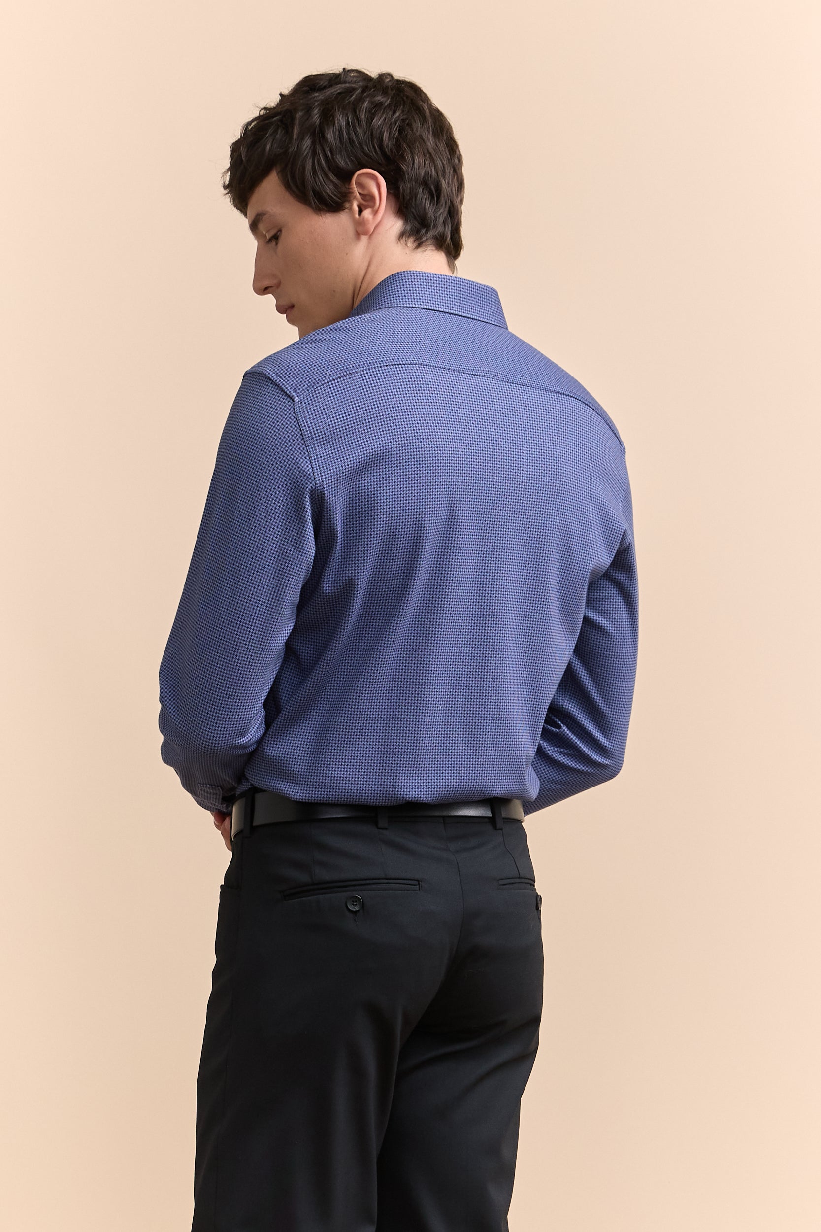 Extra-fitted micro pattern jersey shirt