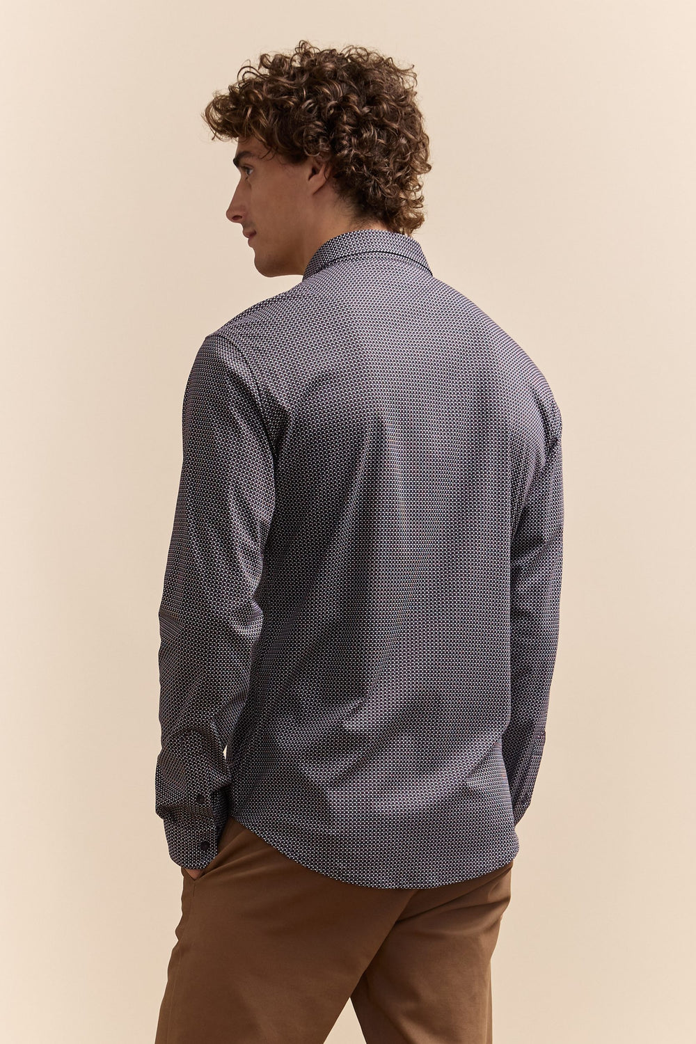 Extra-fitted micro pattern printed shirt