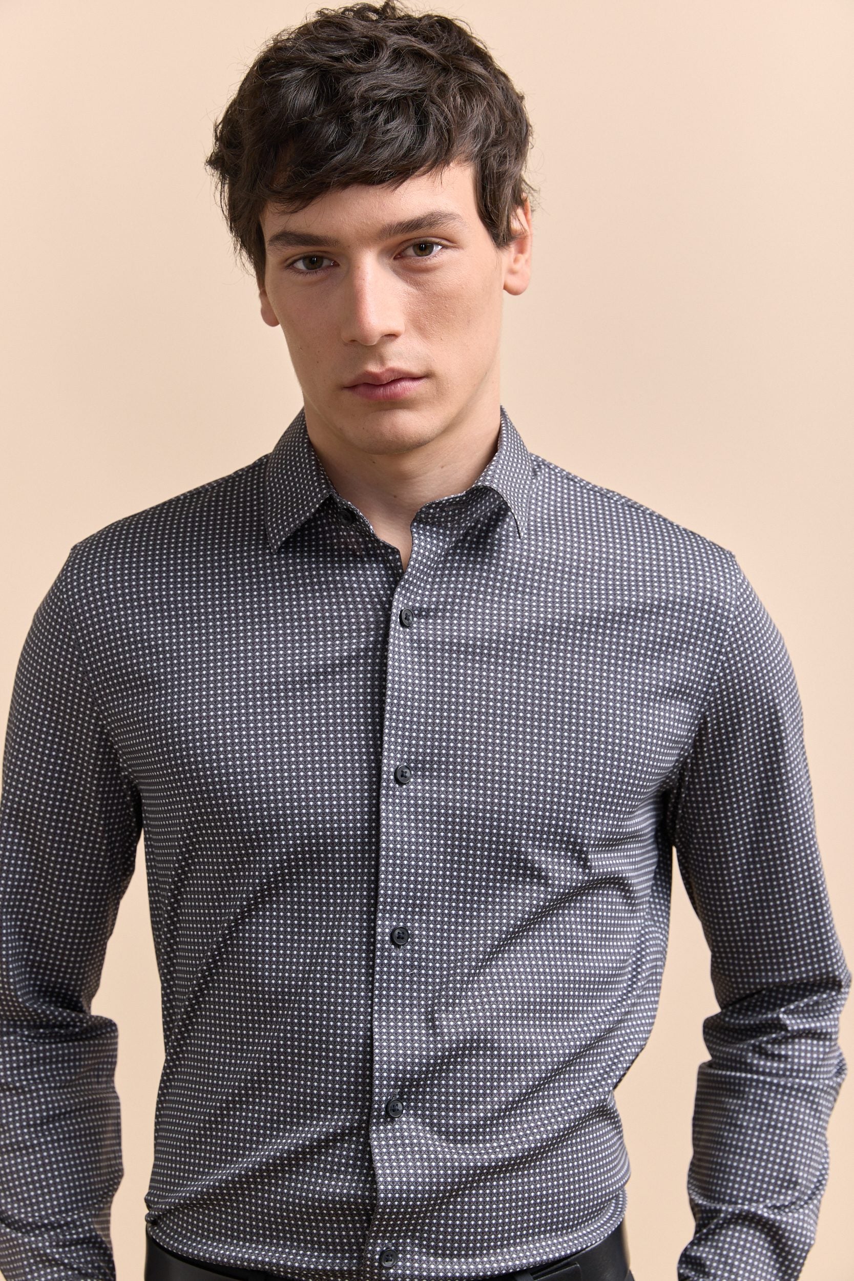 Extra-Fitted micro pattern printed shirt