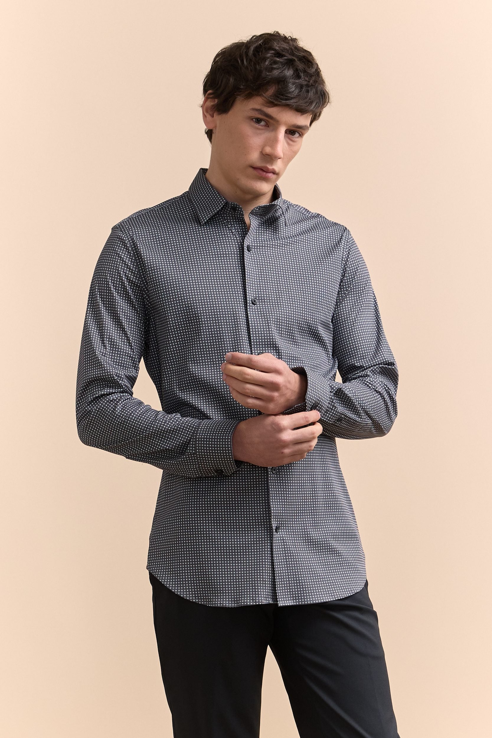 Extra-Fitted micro pattern printed shirt