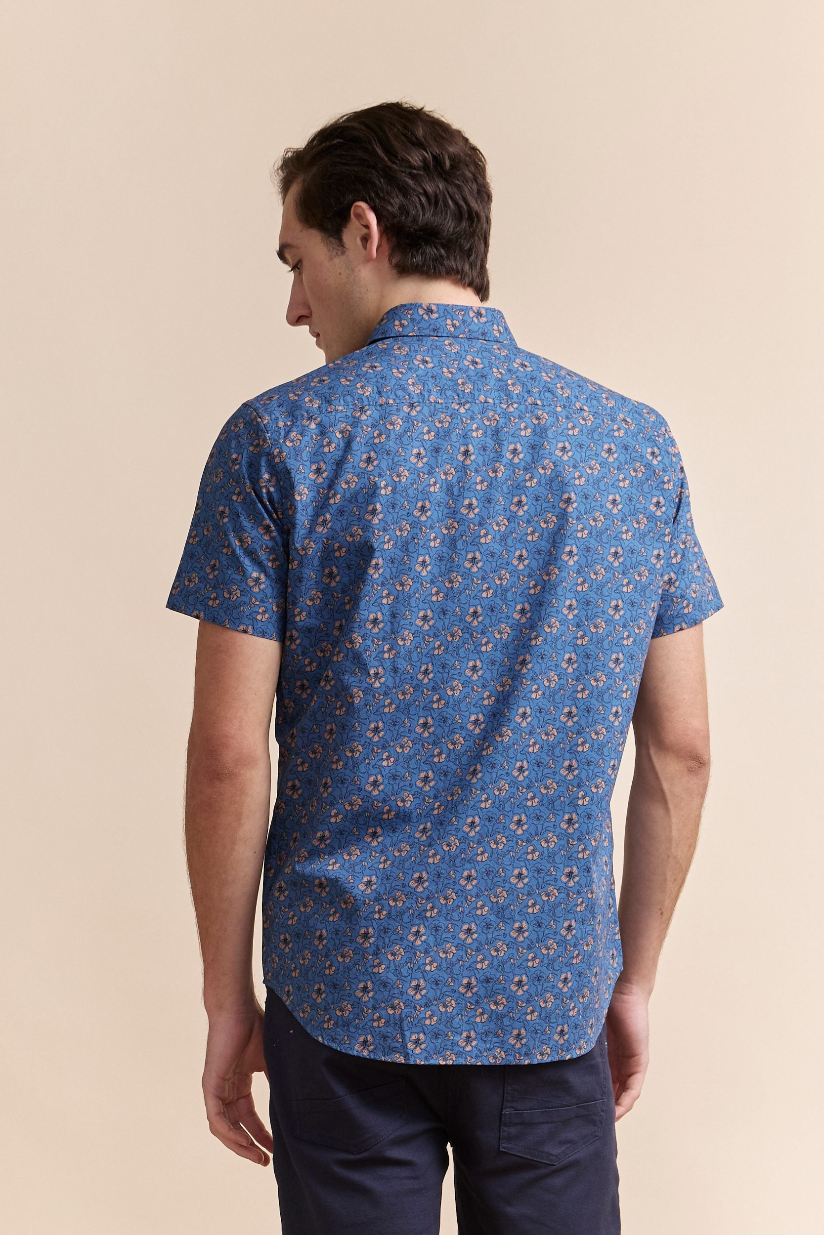 Semi-fitted floral print shirt