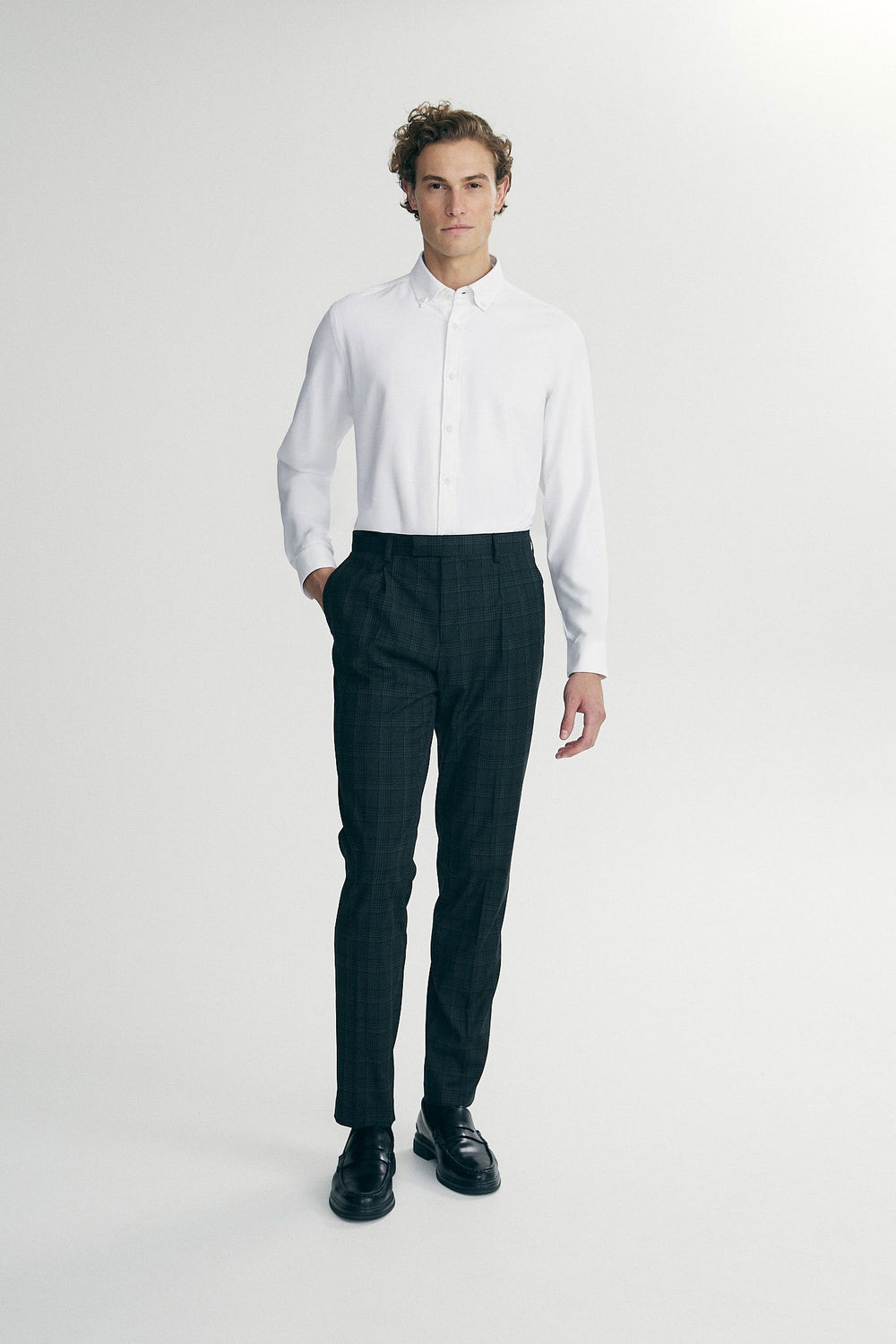 Semi-fitted oxford shirt