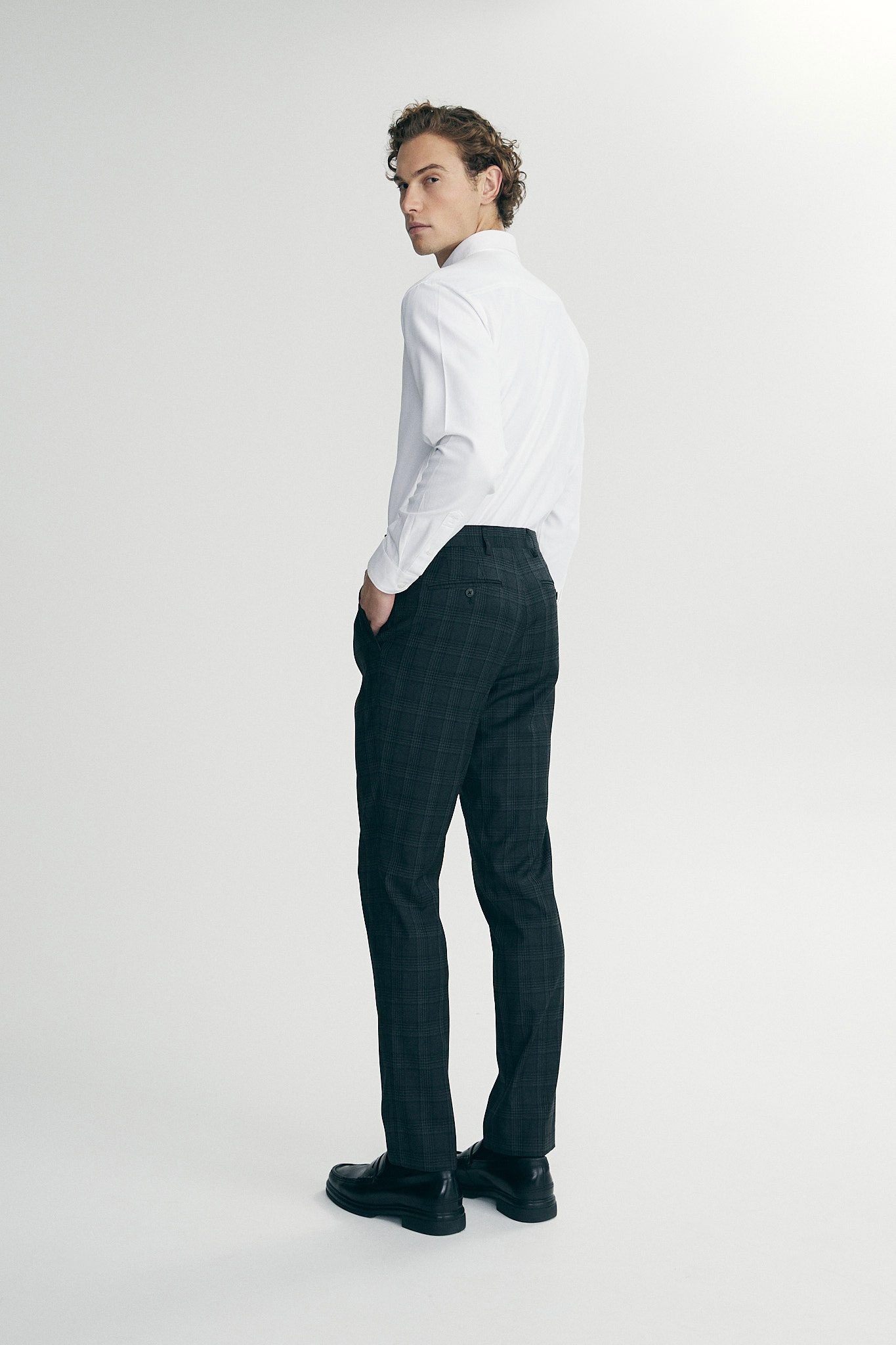 Semi-fitted oxford shirt