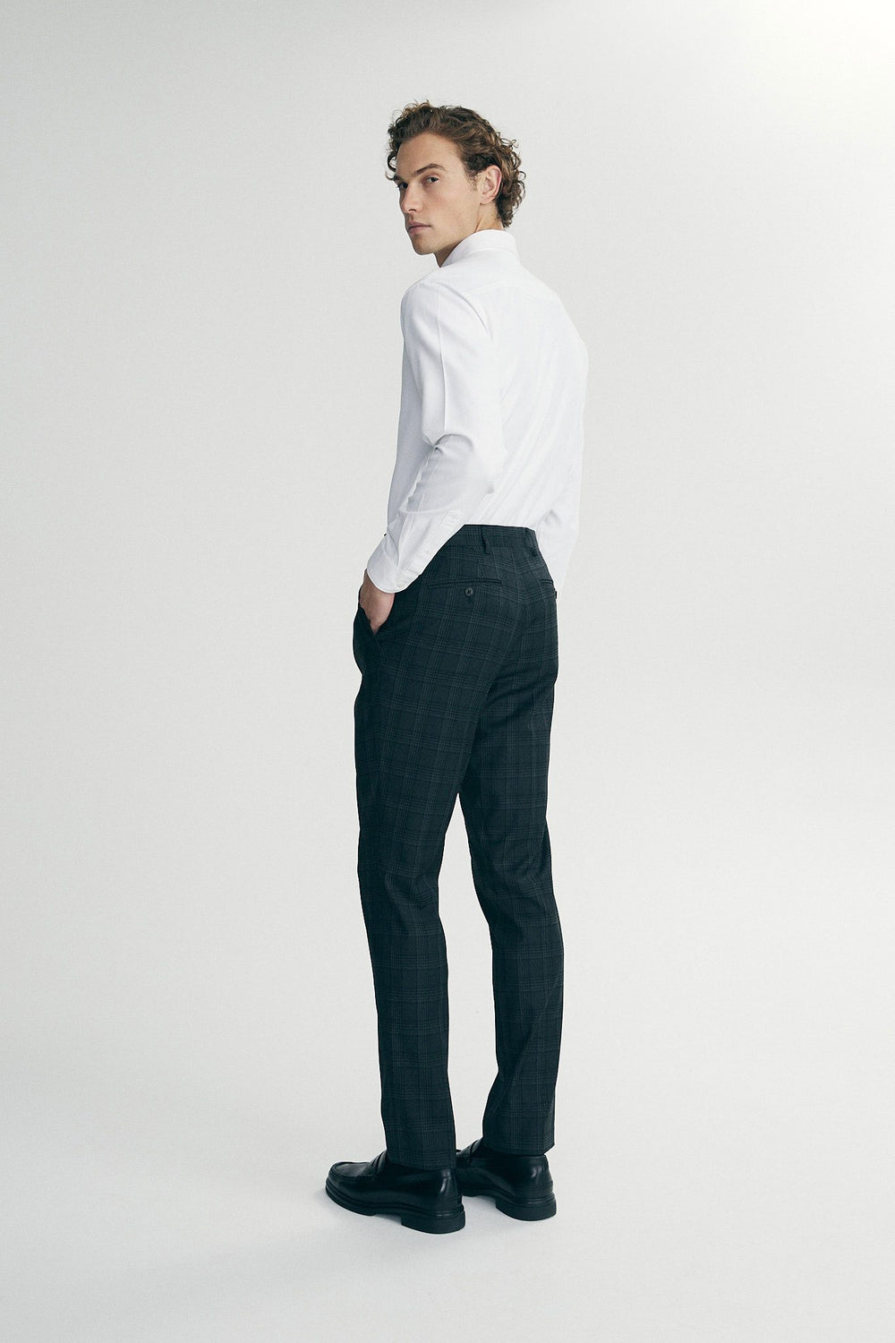 Semi-fitted oxford shirt