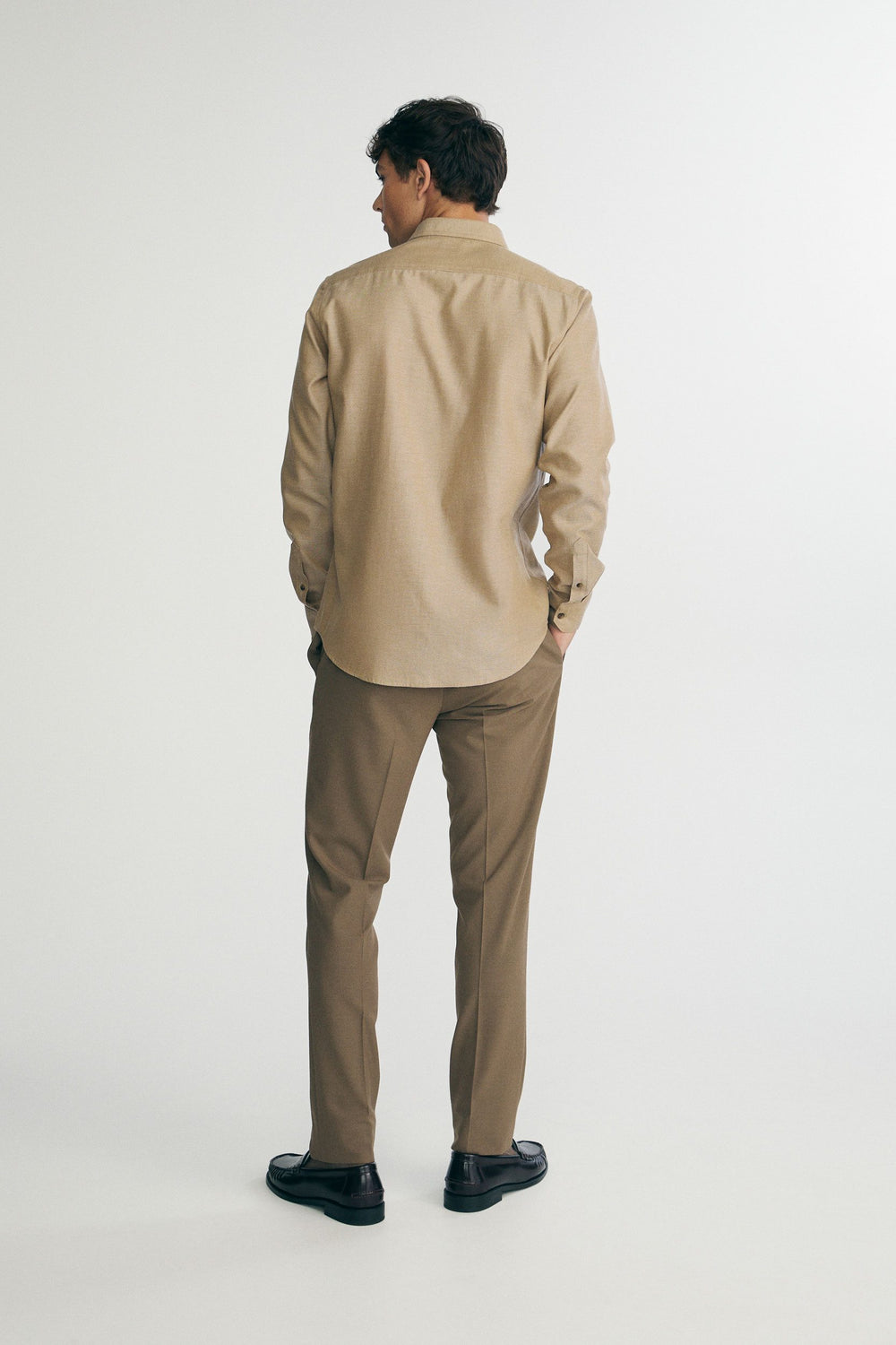 Semi-fitted oxford shirt