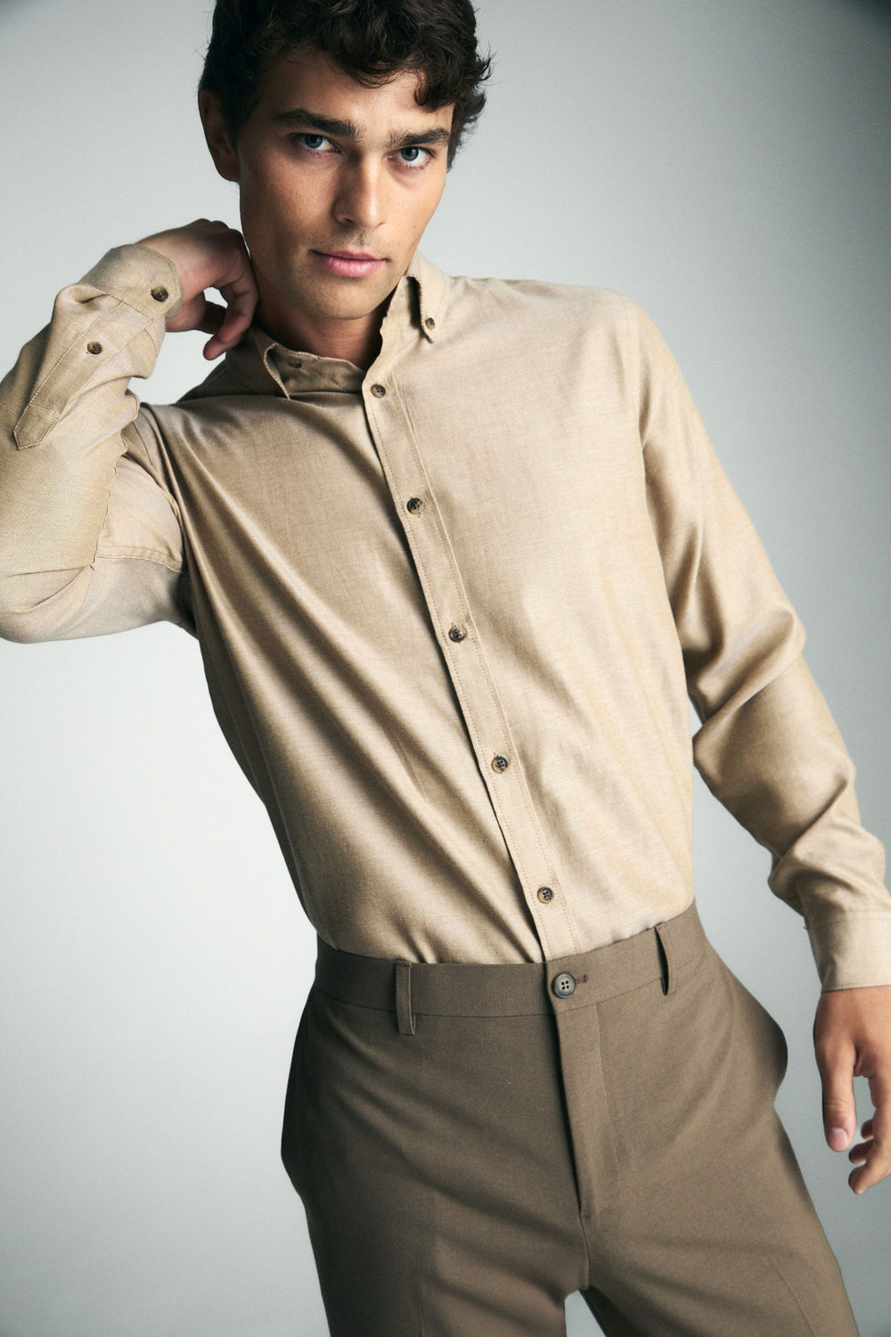Semi-fitted oxford shirt