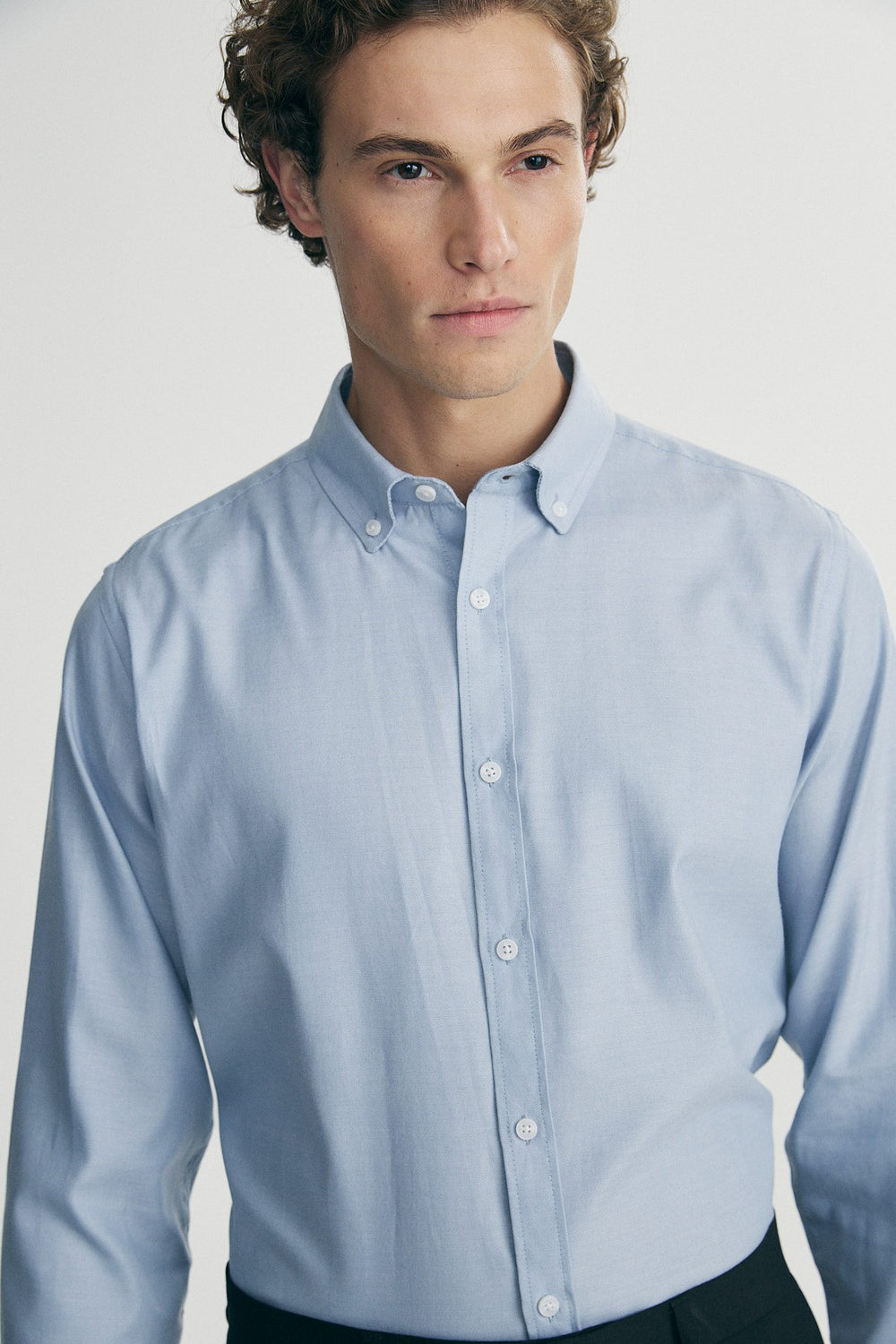 Semi-fitted oxford shirt