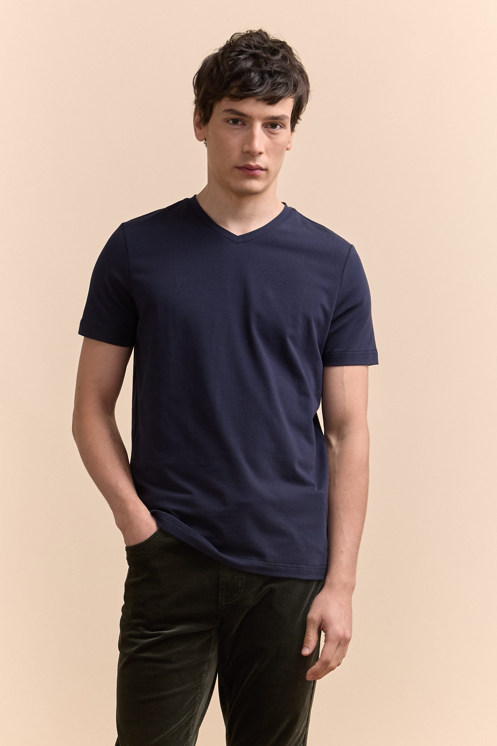 Basic v-neck t-shirt