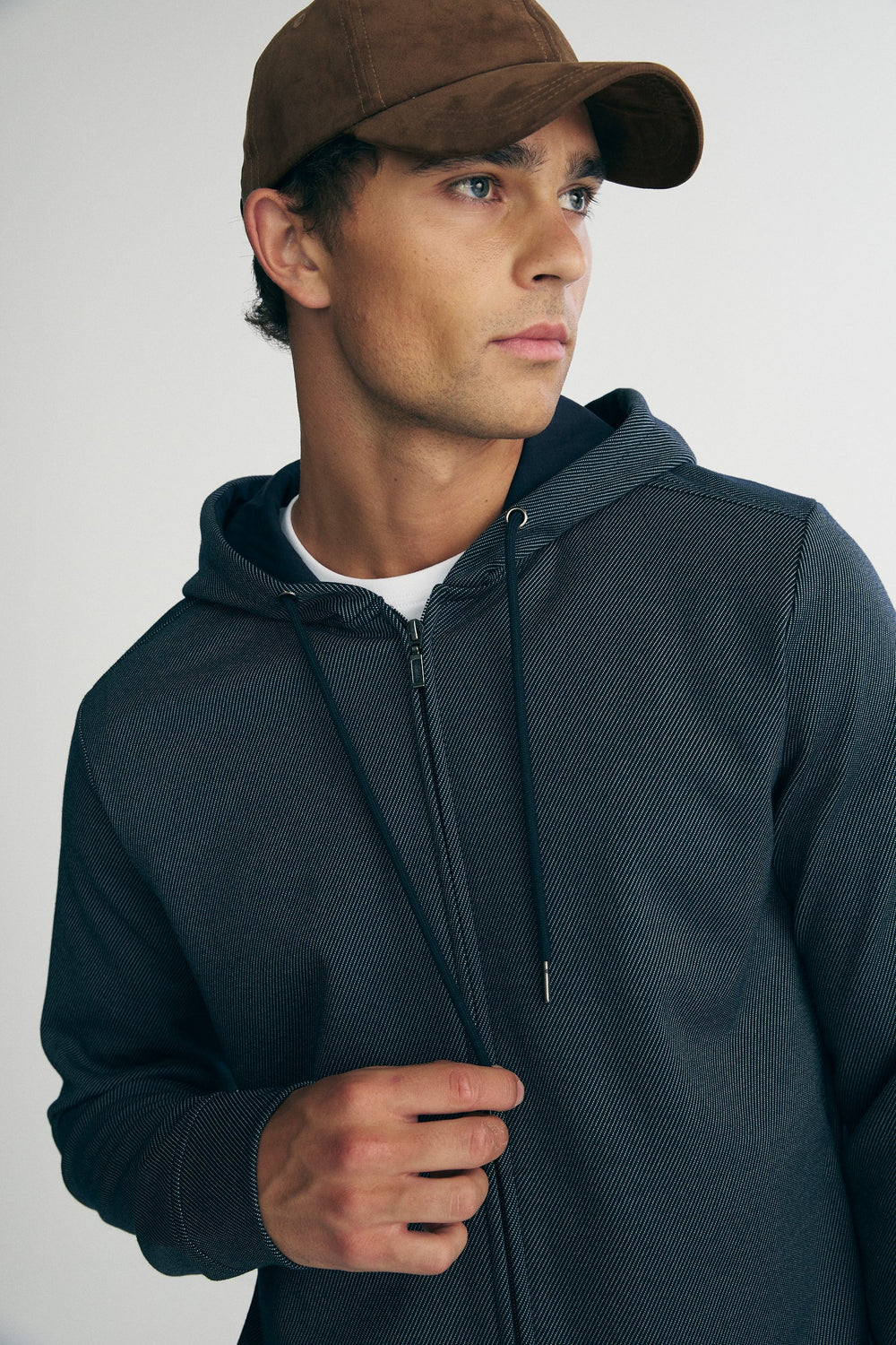 Hooded sweatshirt with front zipper