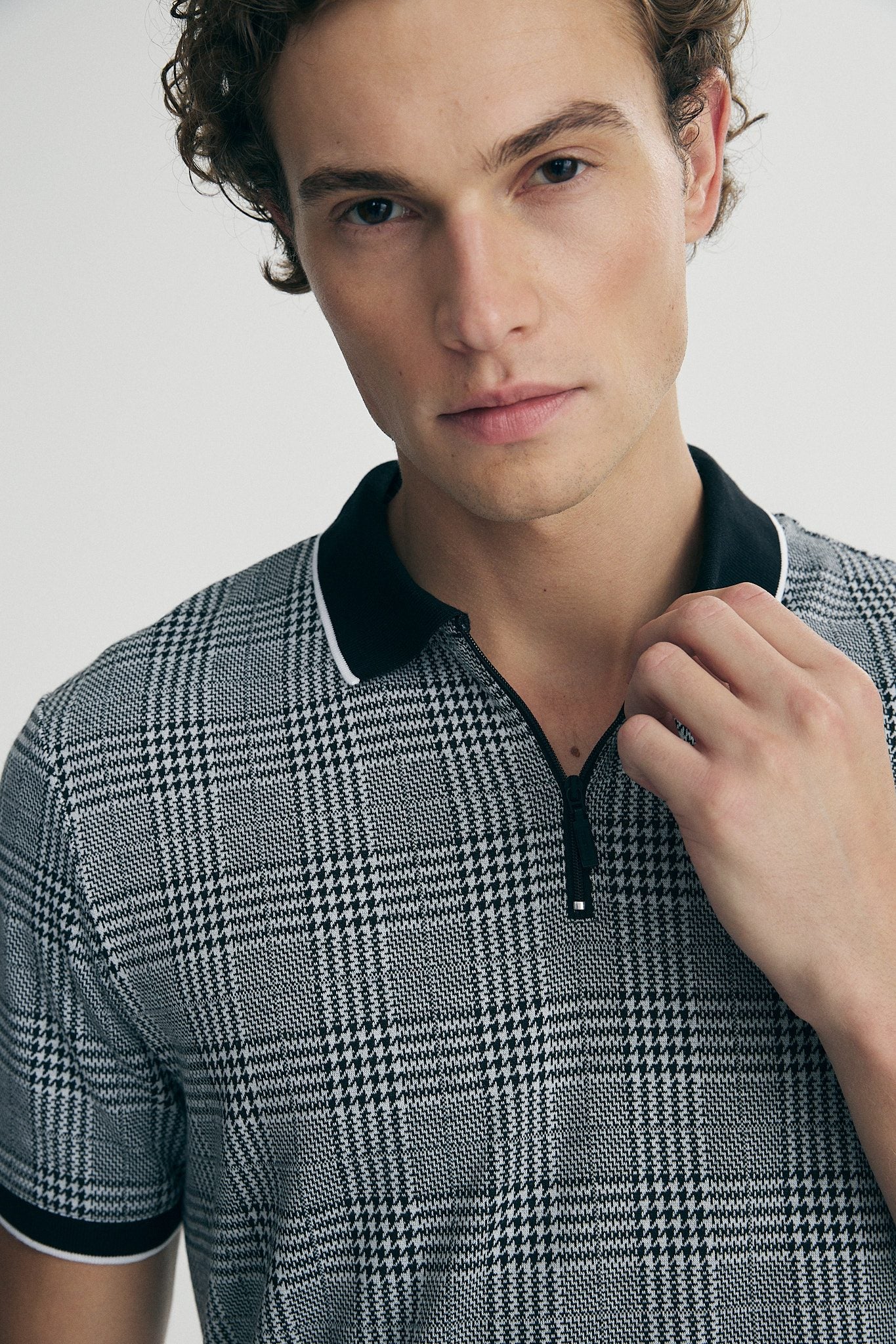 Houndstooth zip polo