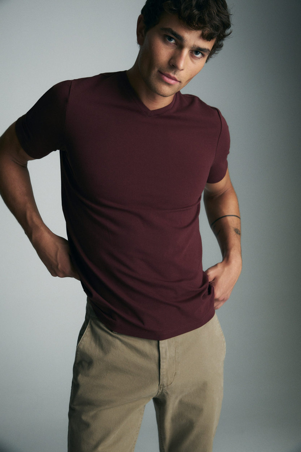 Basic V neck T-shirt