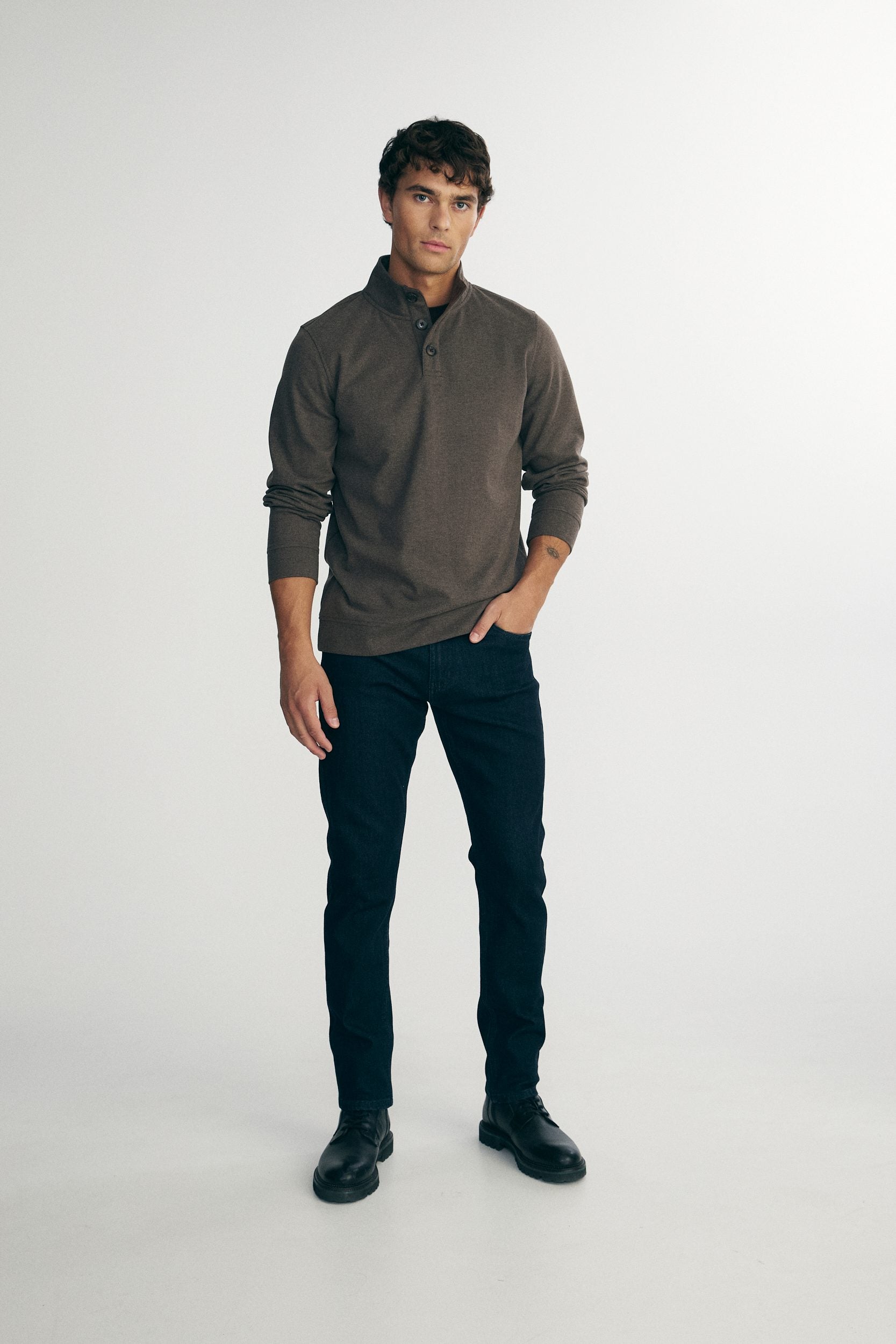 Herringbone t-shirt with mock neck