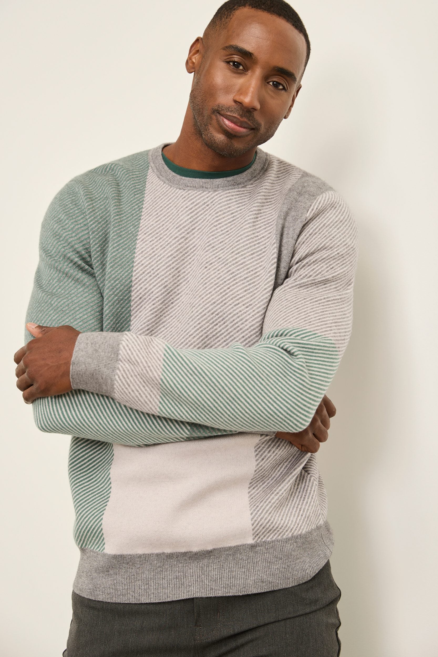 Color block crew neck sweater