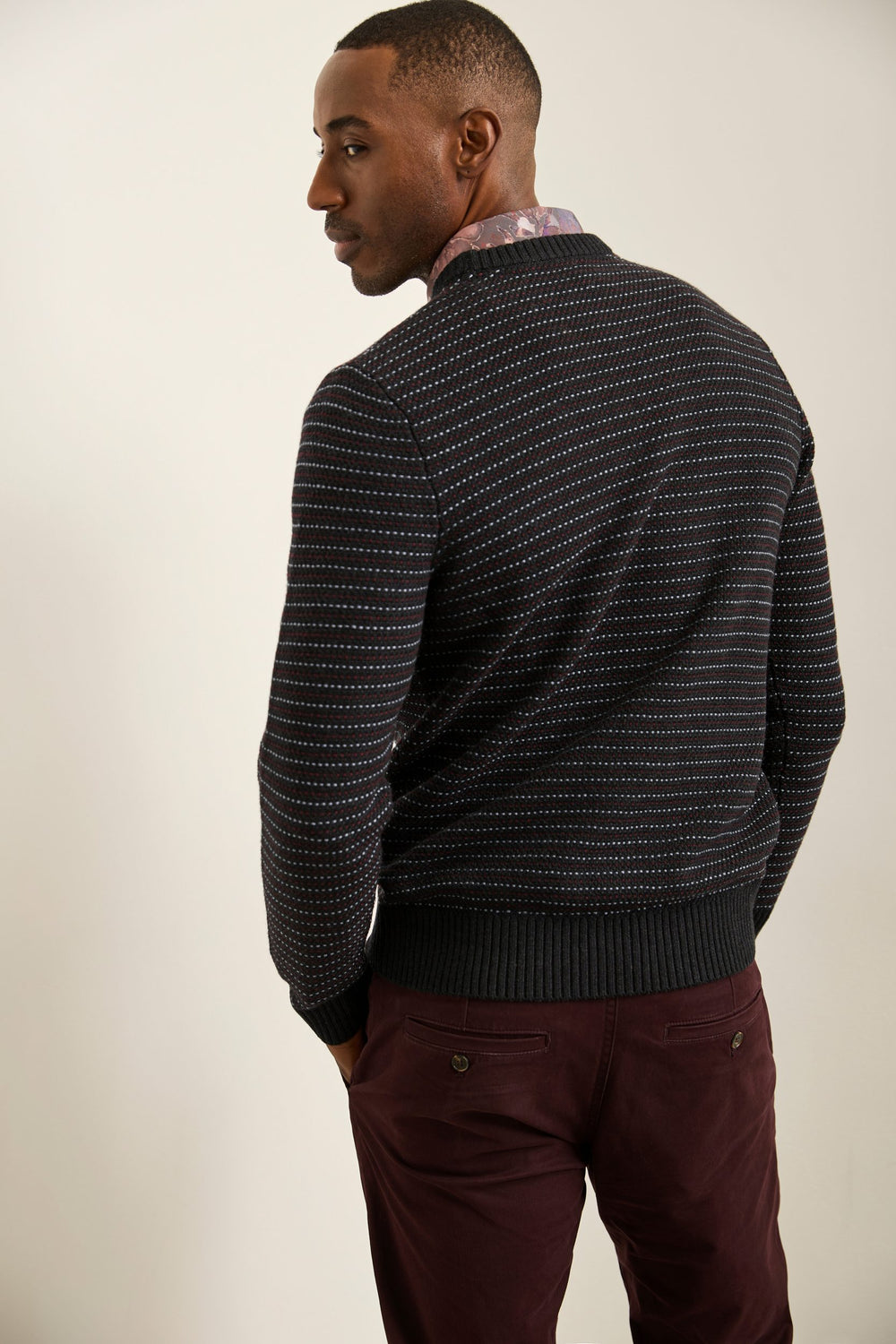 Multi tone textured crew neck