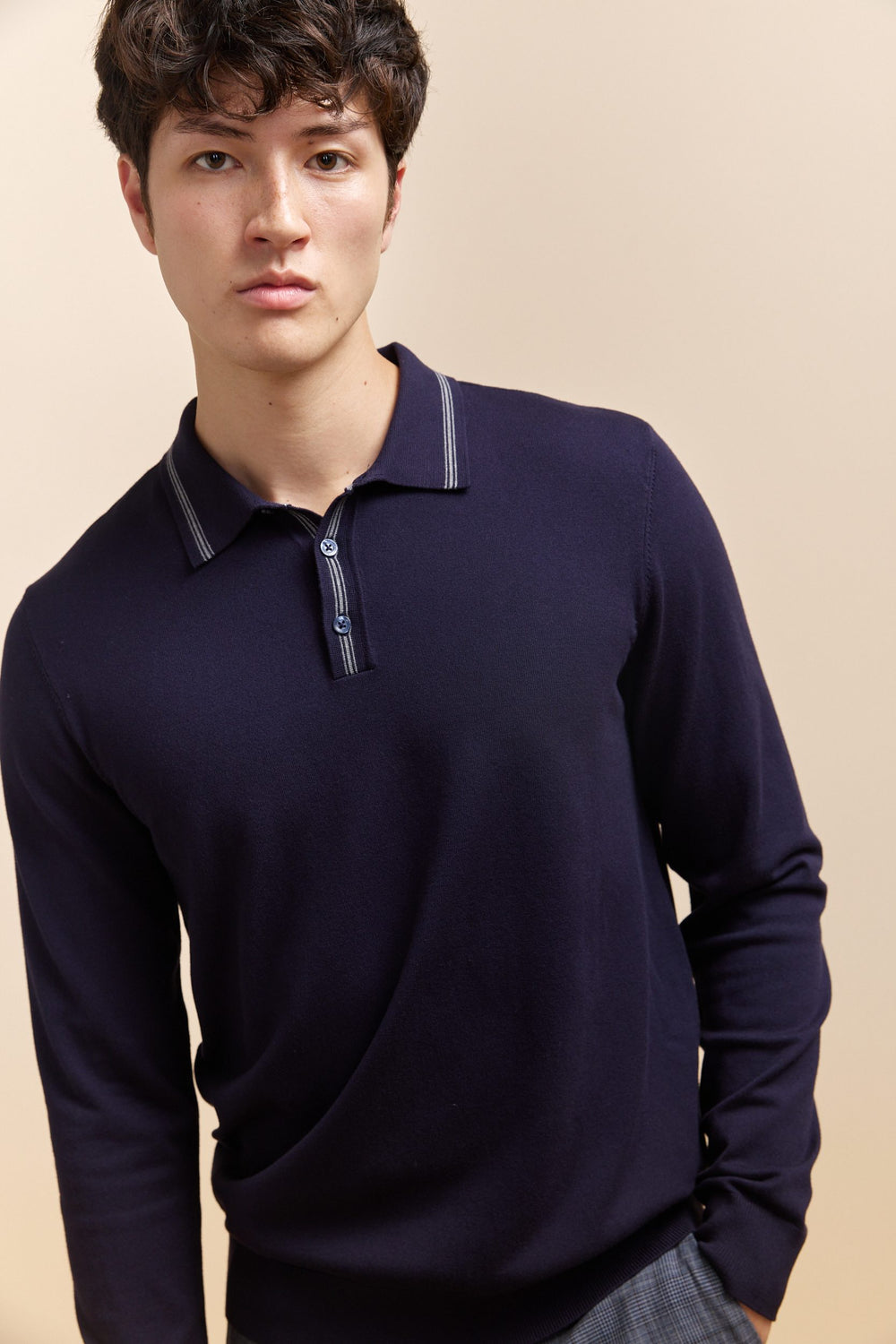 Contrasting details knitted polo