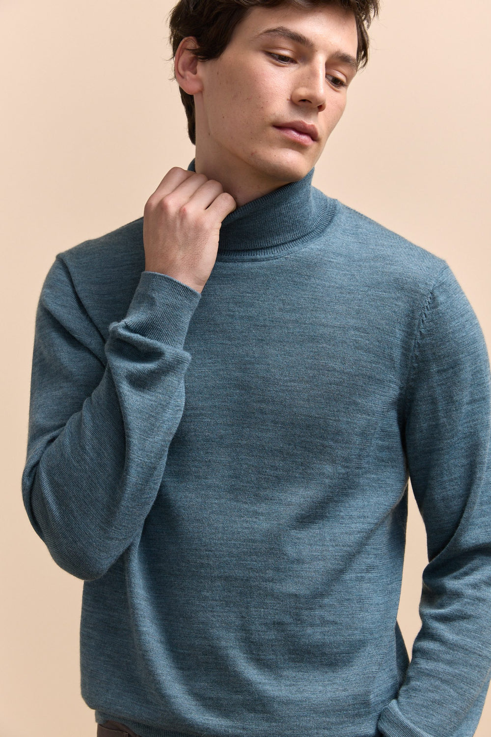 Merino wool turtle neck sweater