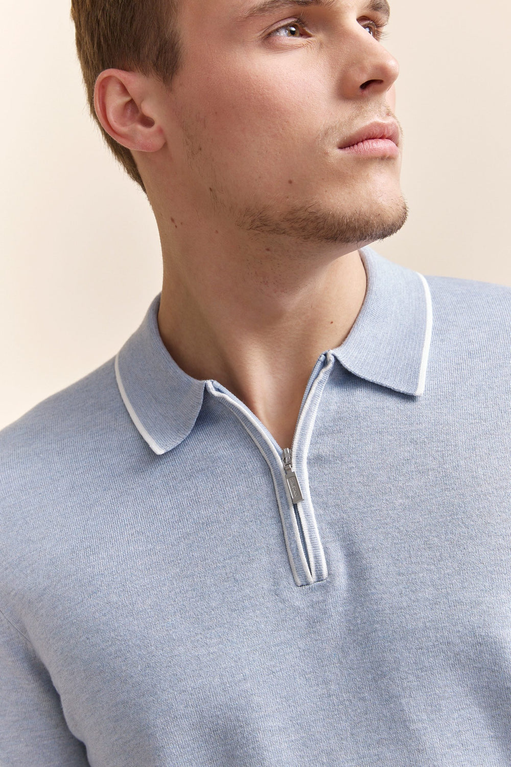 Contrasting details knitted polo