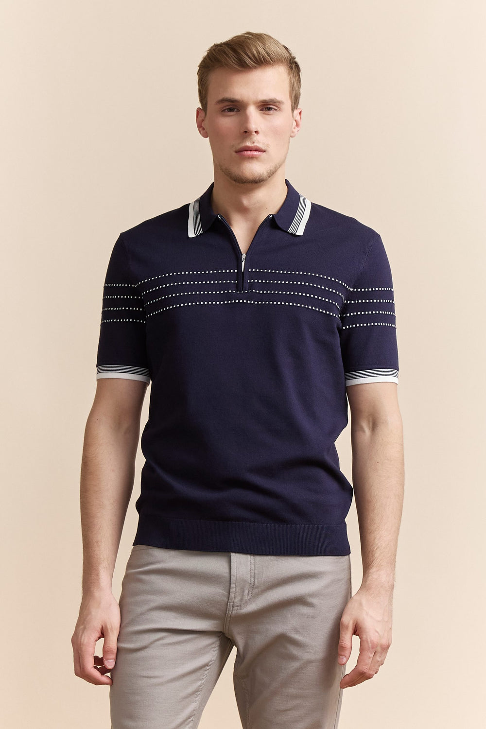 Contrasting details knitted polo