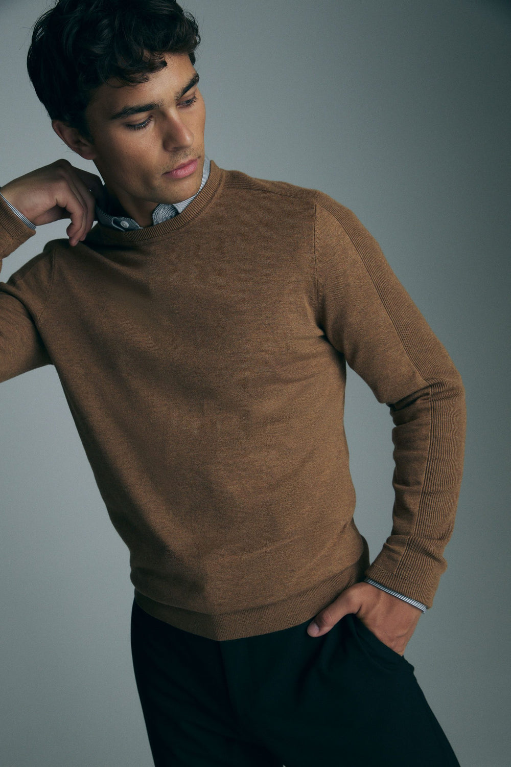 Rib details crew neck sweater
