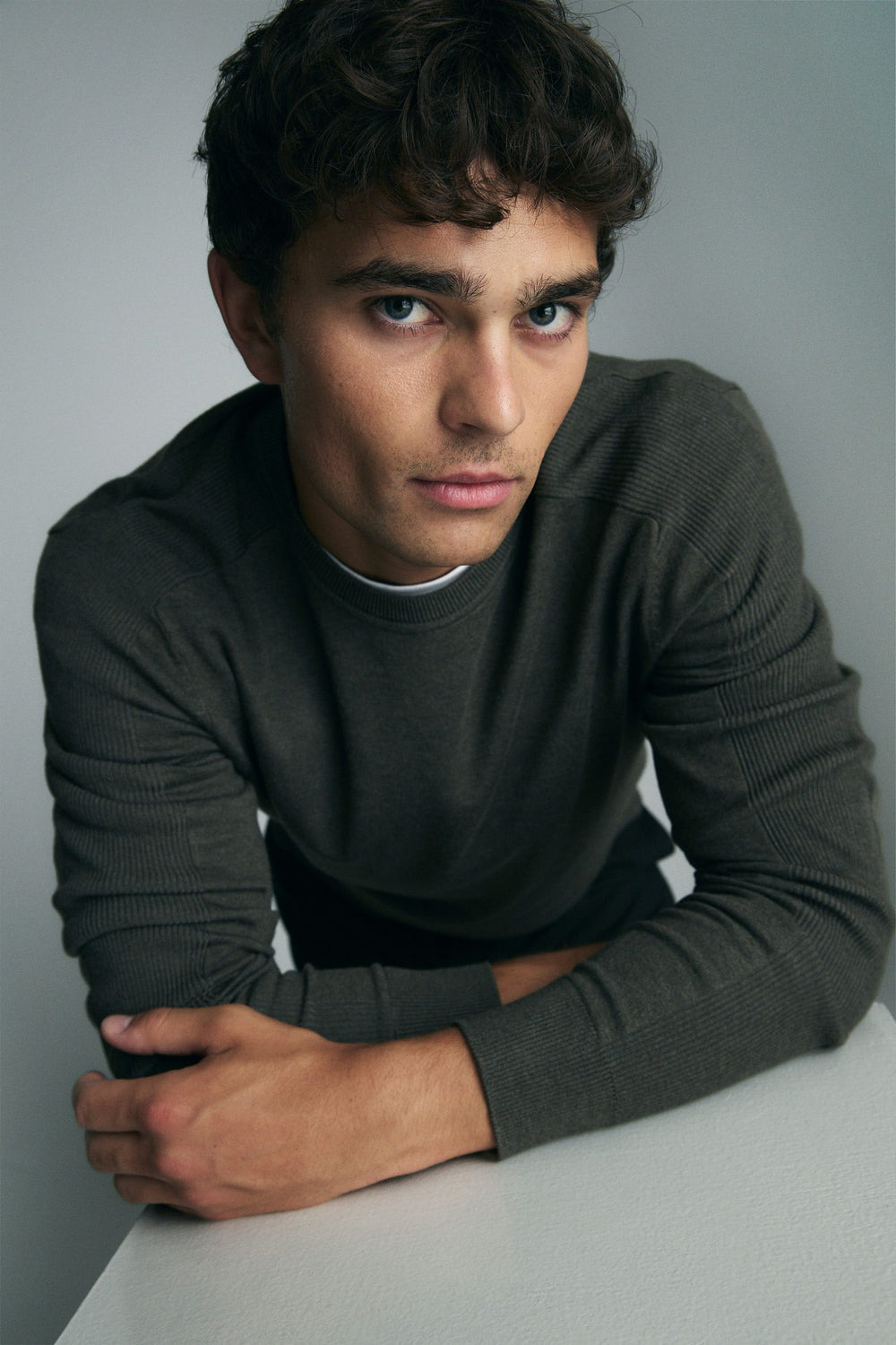 Rib details crew neck sweater