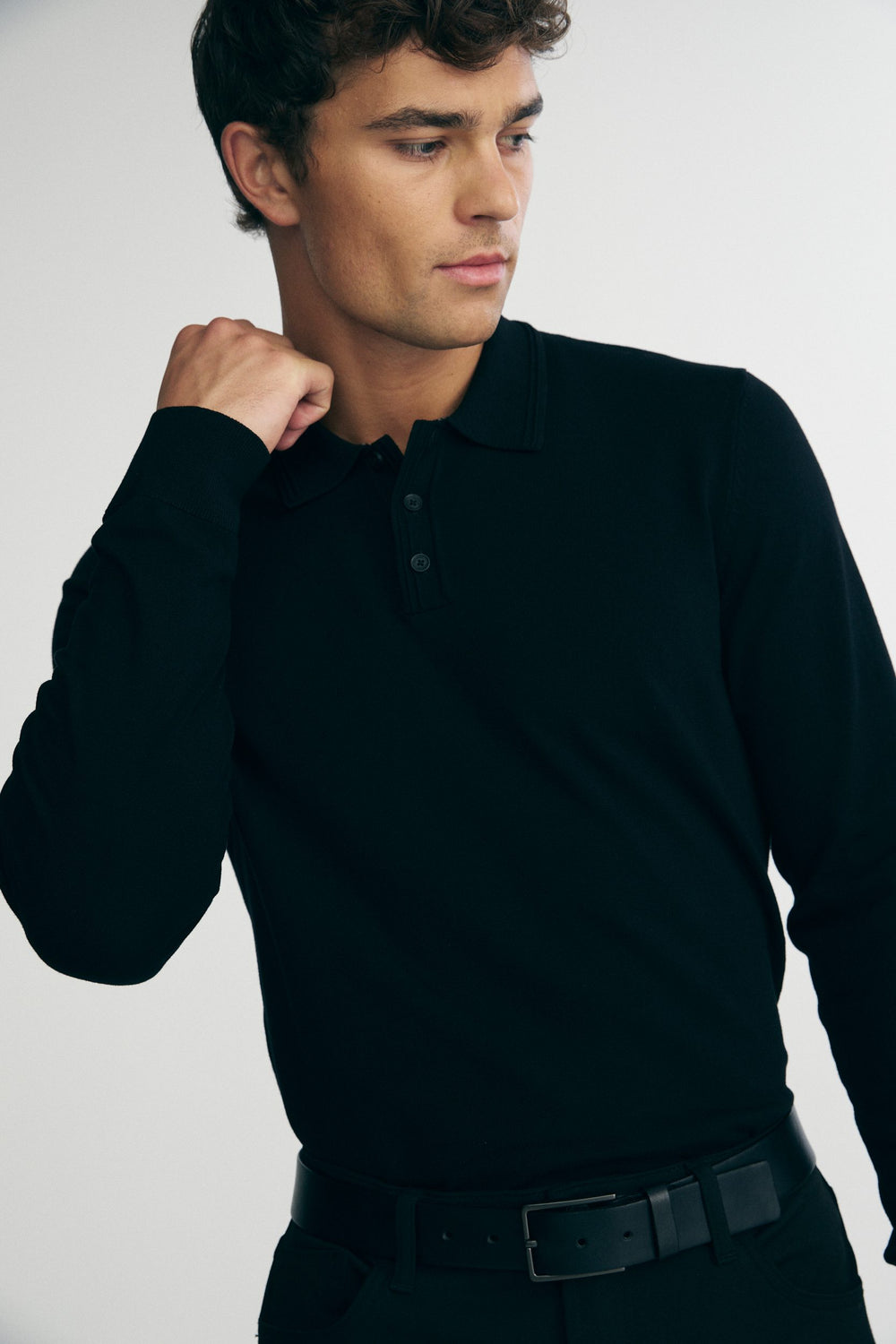 Solid color knitted polo
