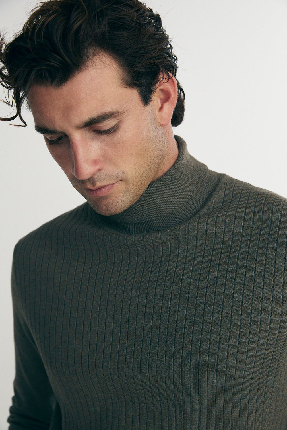 Rib details turtle neck sweater