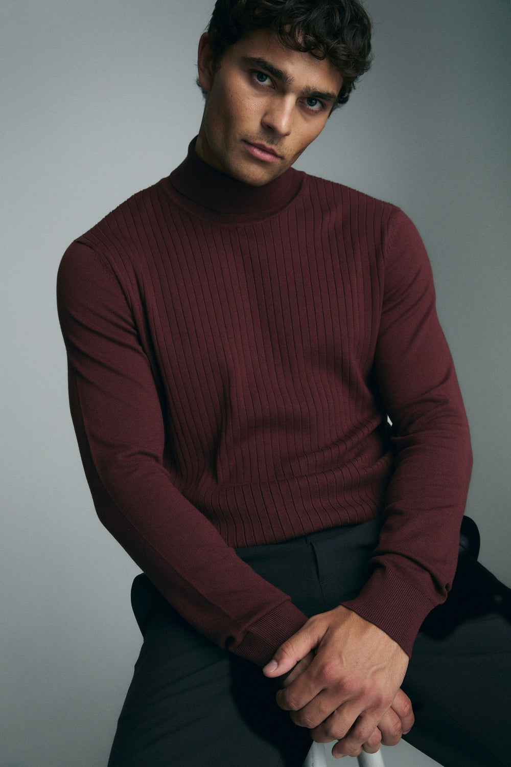 Rib details turtle neck sweater