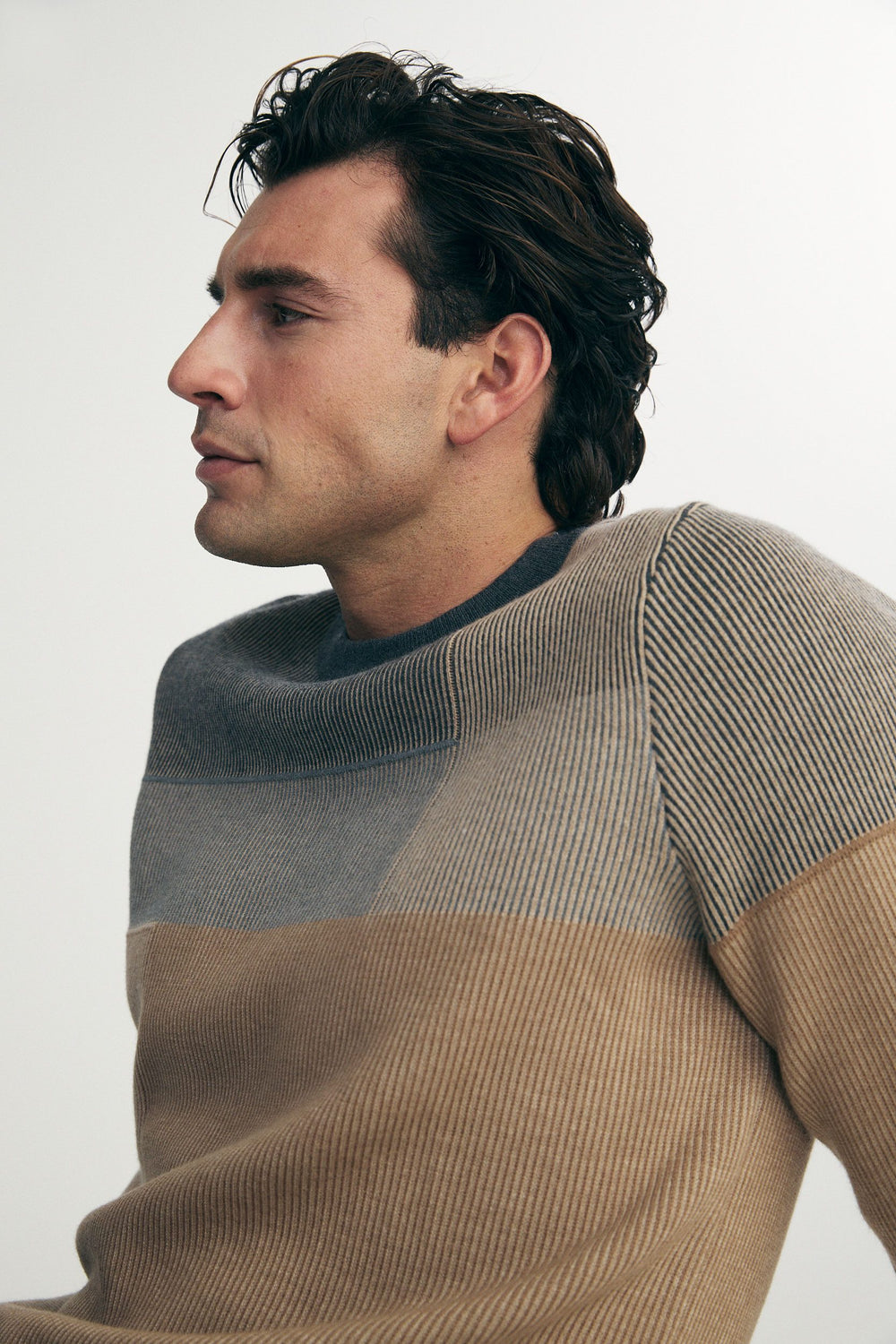 Colour blocking crew neck sweater