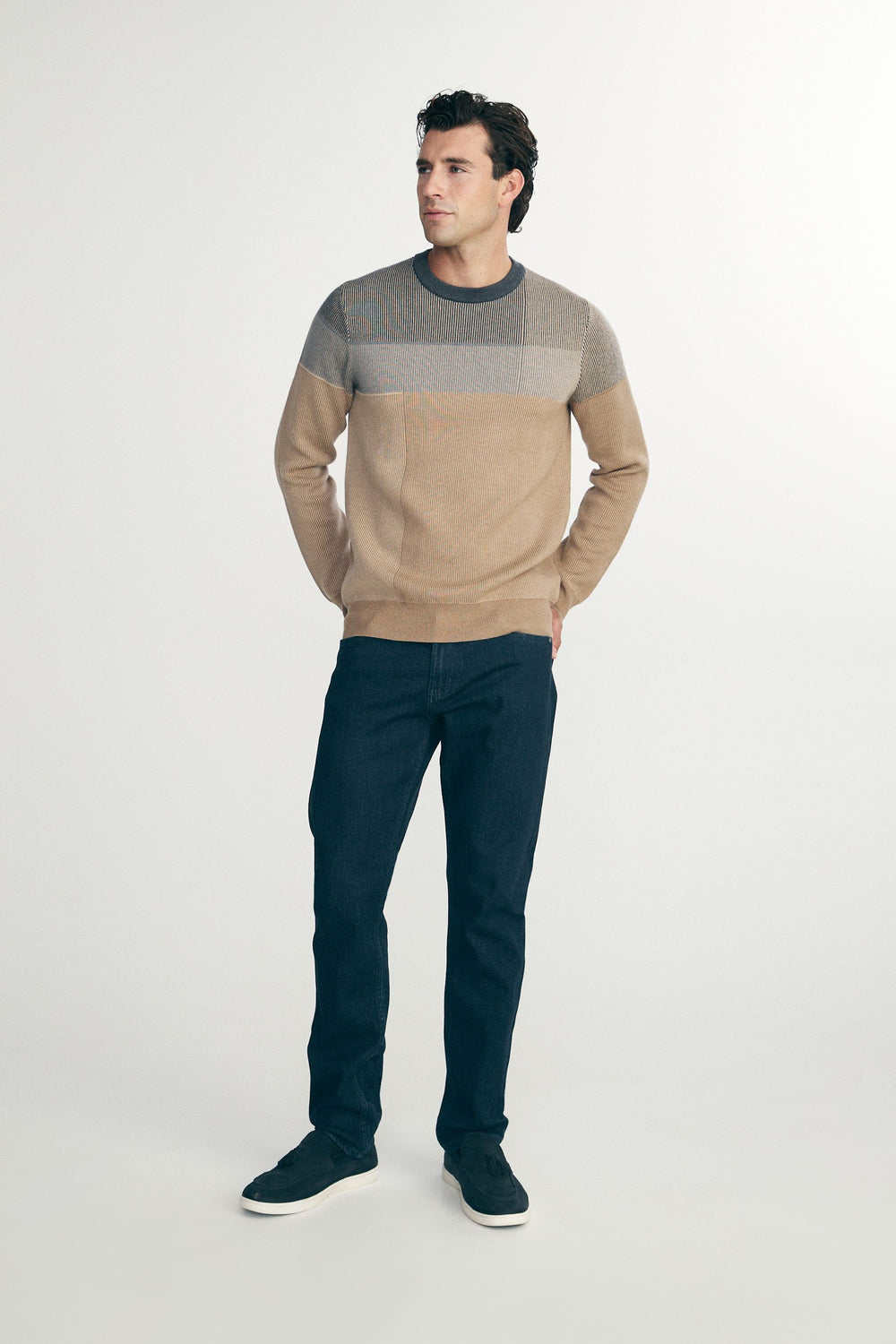 Colour blocking crew neck sweater