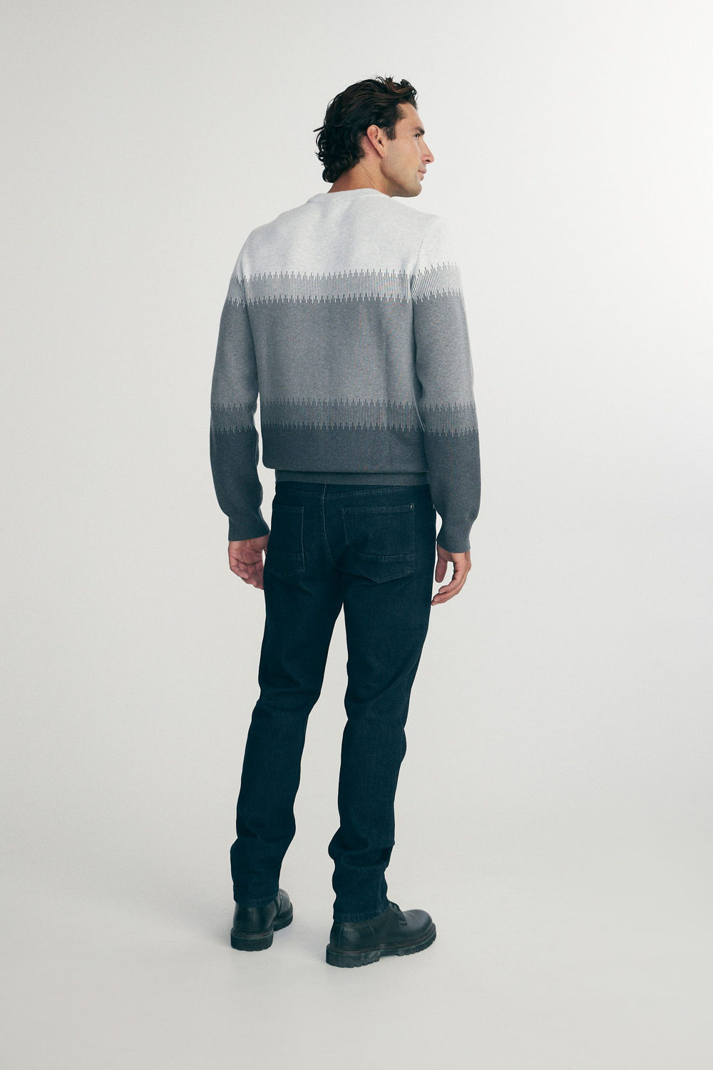 Colour blocking crew neck sweater
