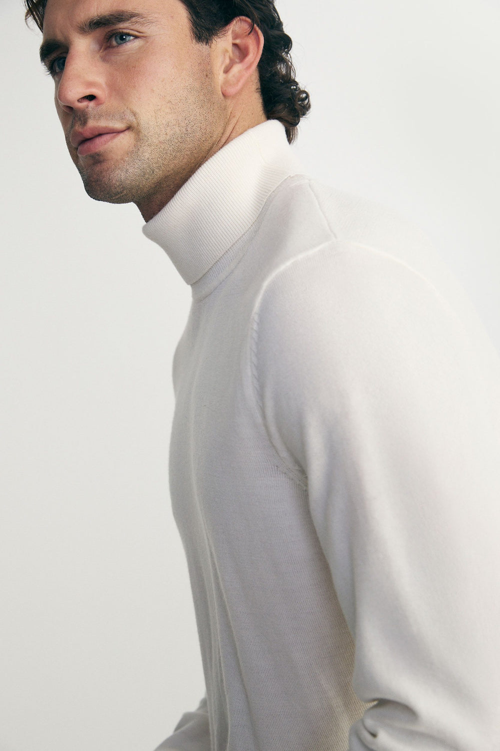 Merino wool turtle neck sweater