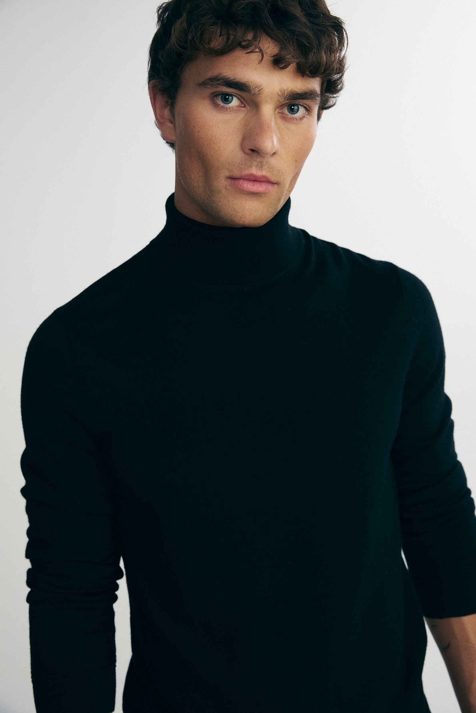 Merino wool turtle neck sweater
