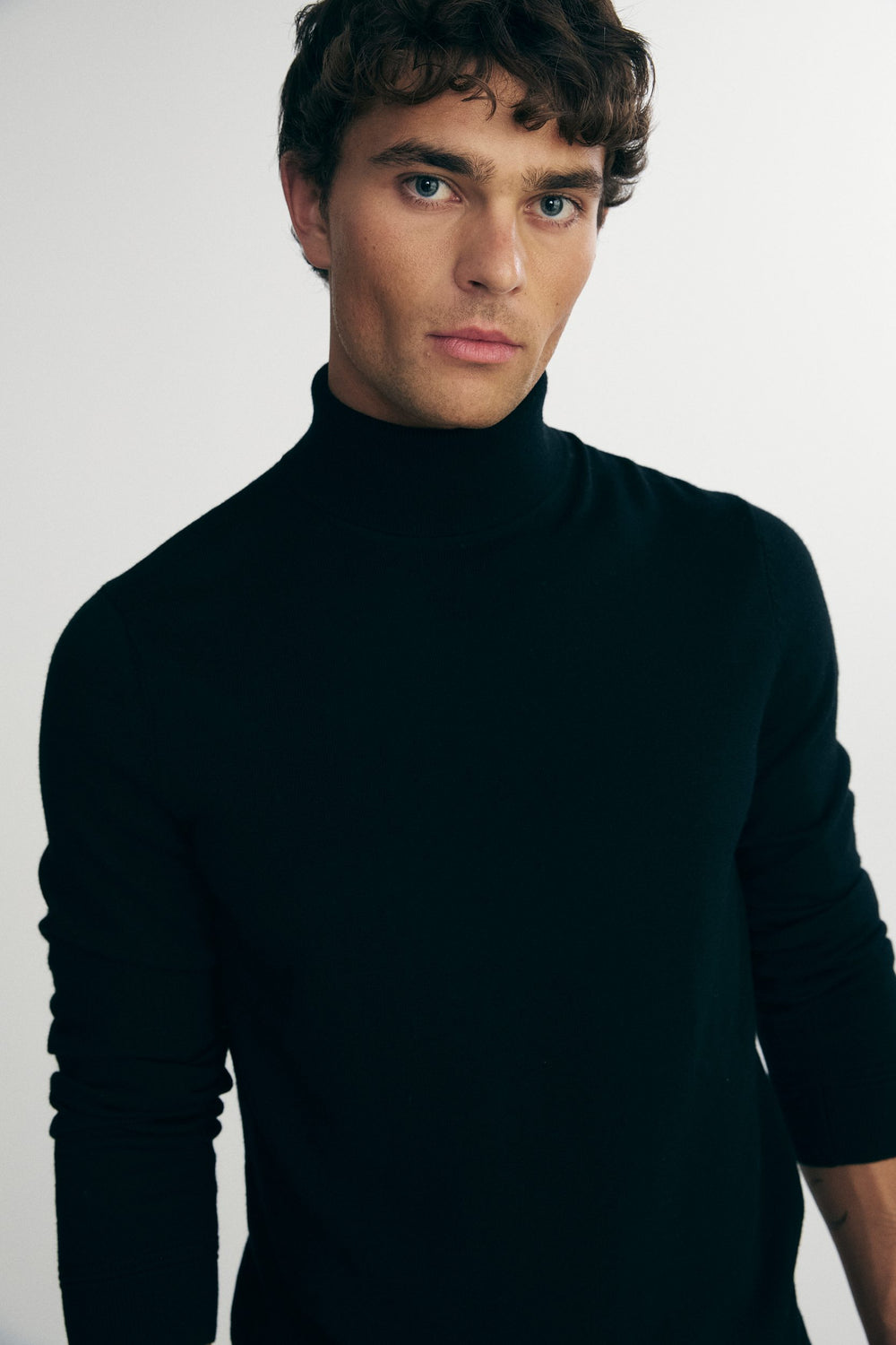 Merino wool turtle neck sweater