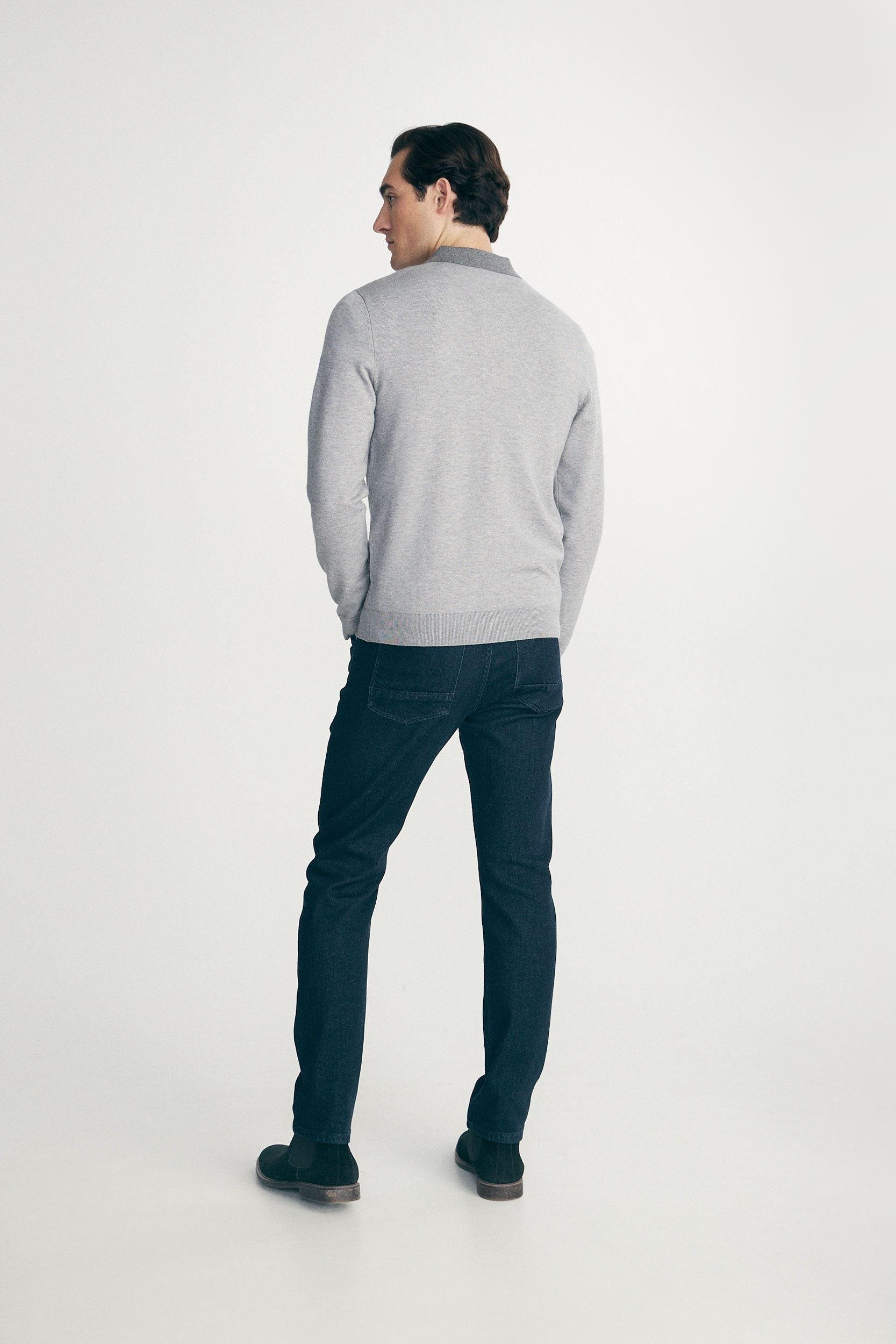 Knit sweater with collar