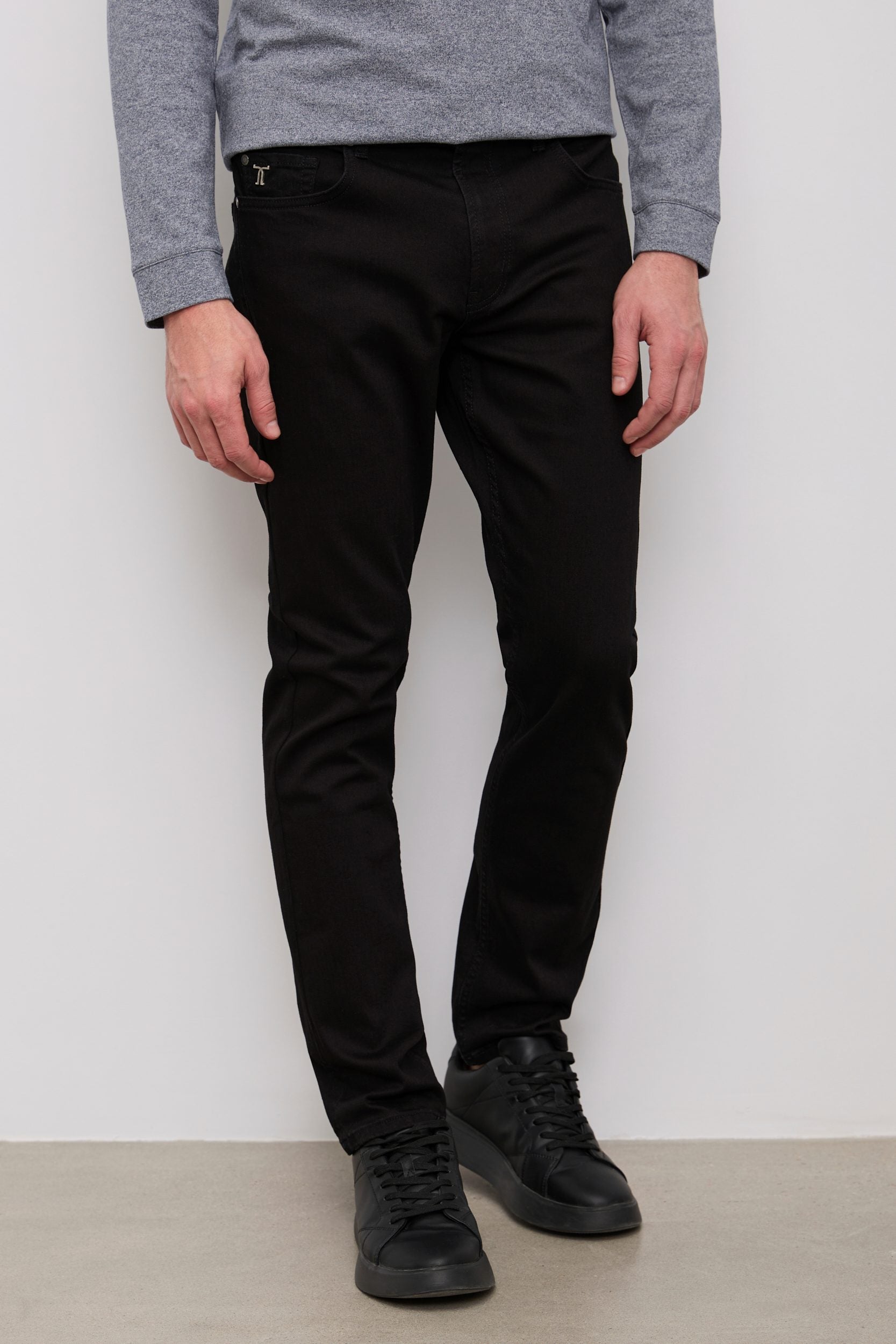 Slim fit five pocket jeans