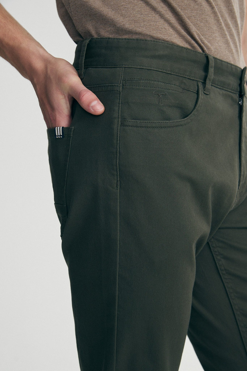 Twill slim fit pants