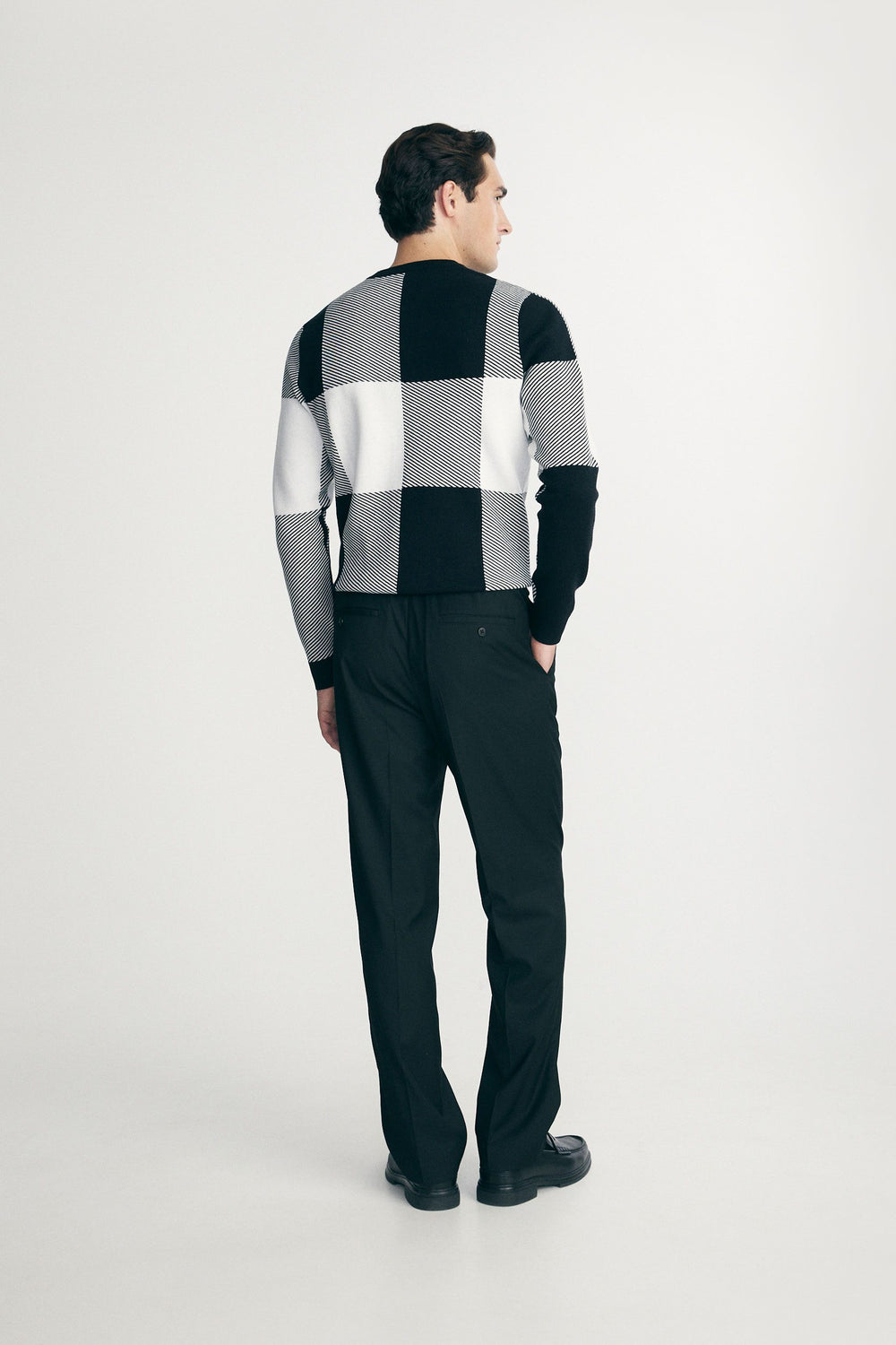 Pleated pants with elastic band