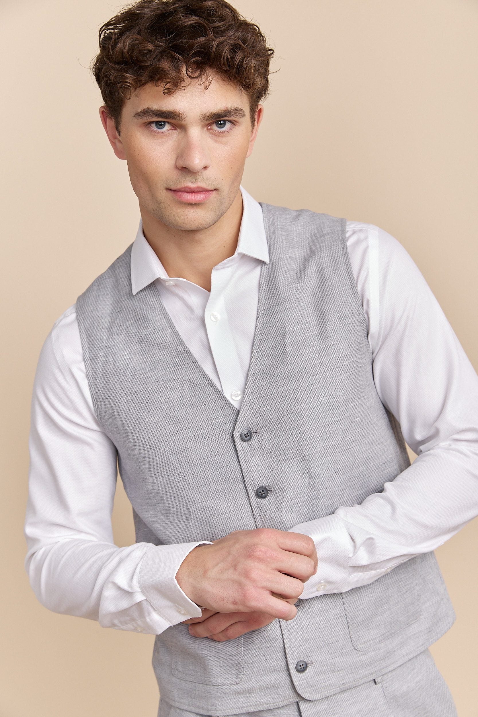 Patch pockets linen vest