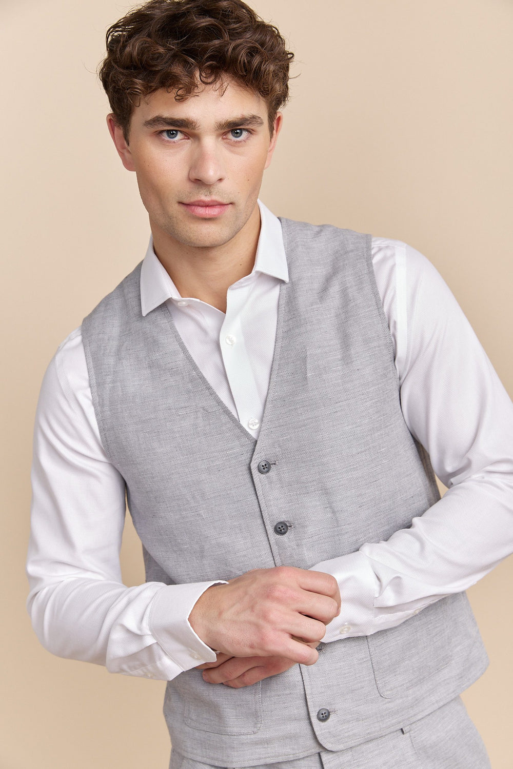 Patch pockets linen vest