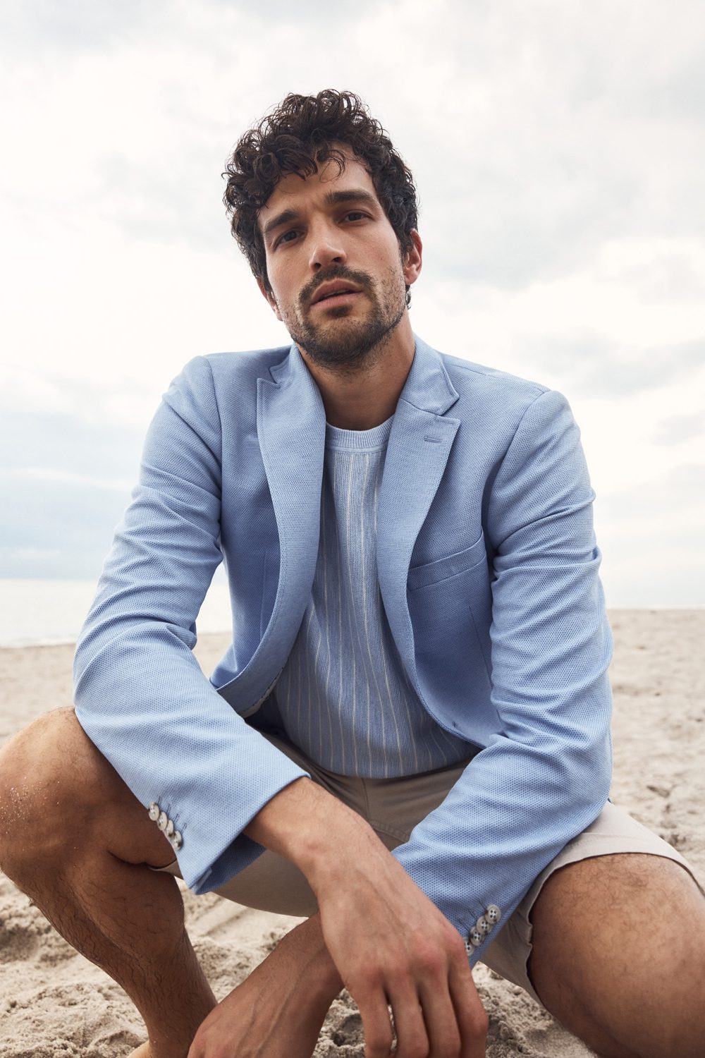 Textured fitted knit blazer