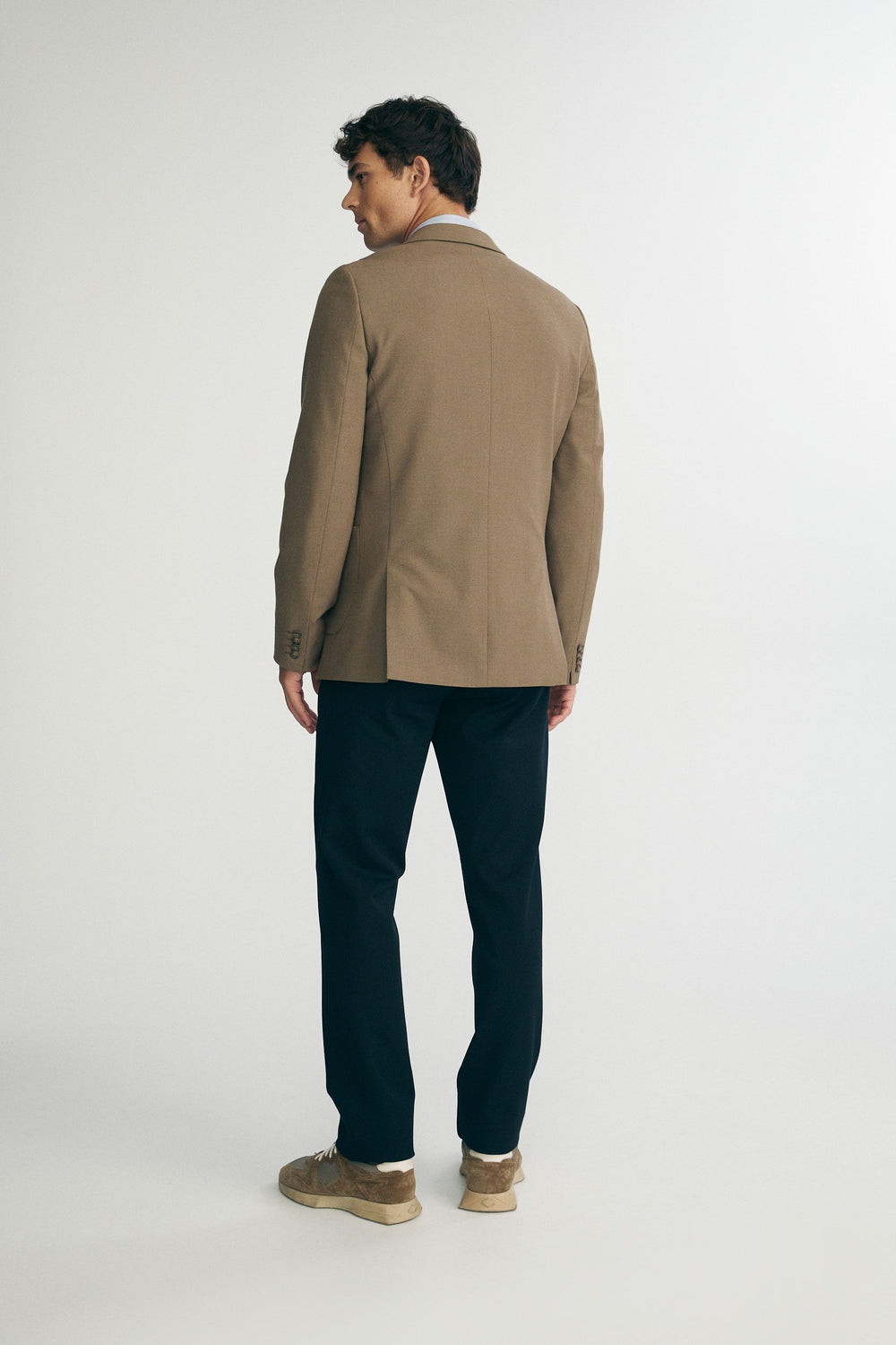Solid color extra-fitted blazer