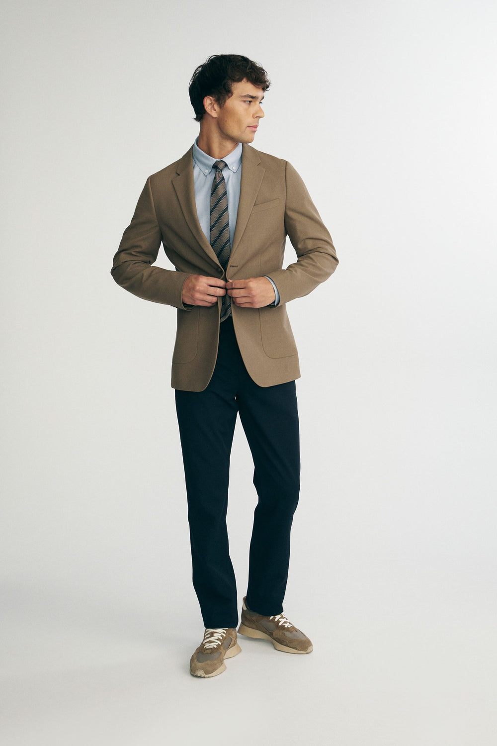 Solid color extra-fitted blazer