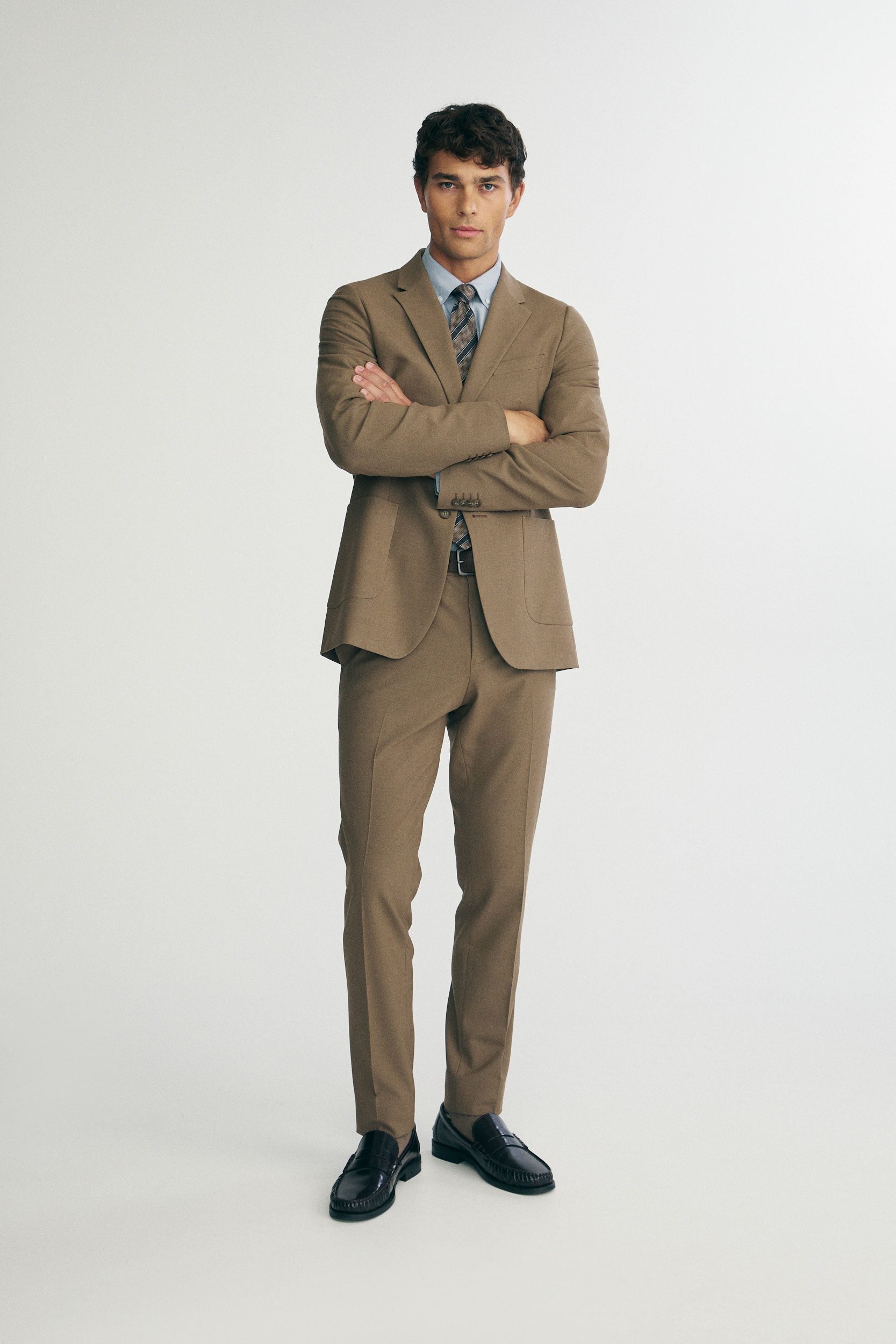 Solid color extra-fitted blazer