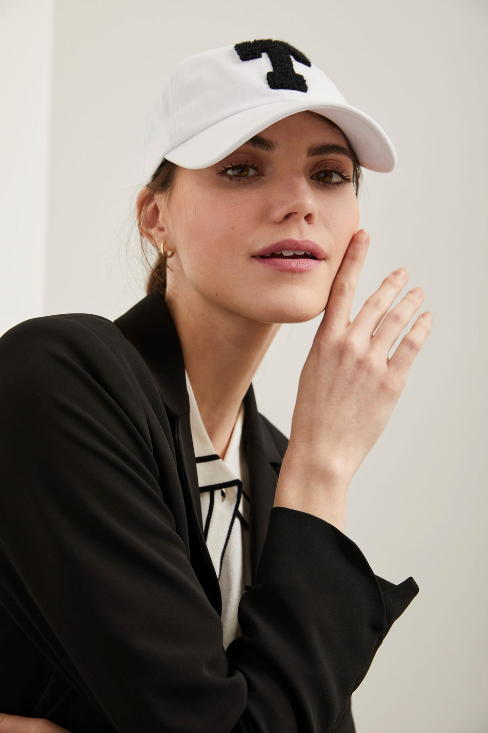 Soft baseball cap with T