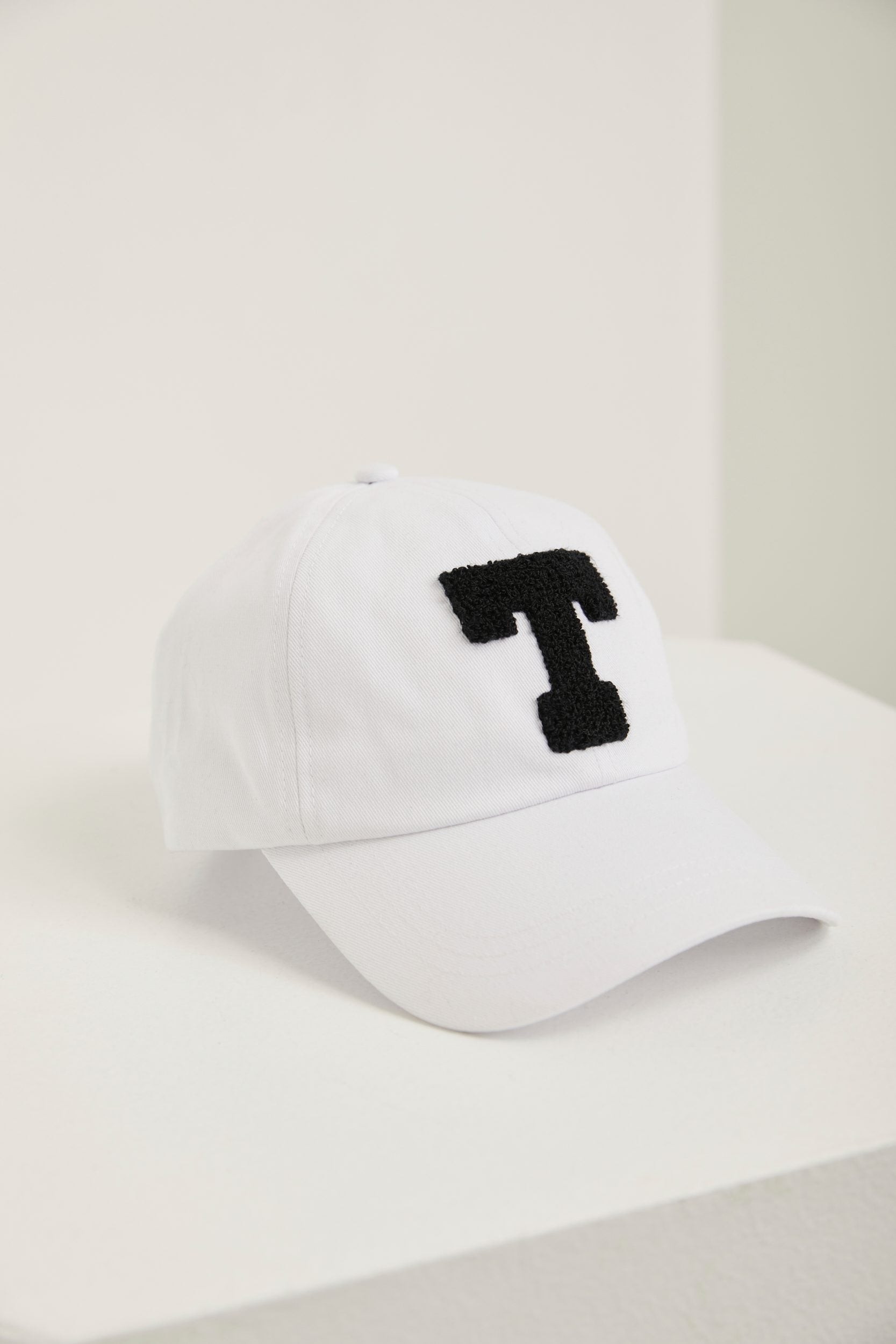 Soft baseball cap with T